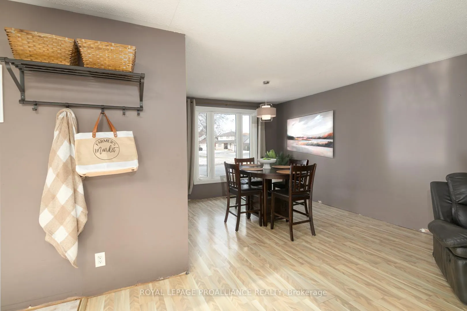 Photo 4 of 43 Alnet Drive, Belleville, Belleville Ward — HOMEH