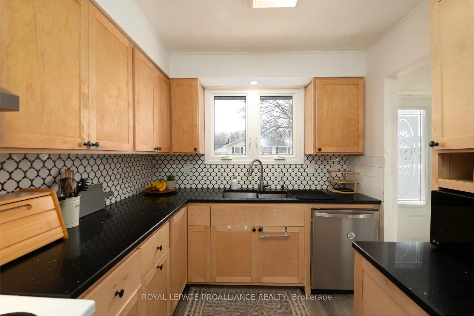 Photo 8 of 43 Alnet Drive, Belleville, Belleville Ward — HOMEH