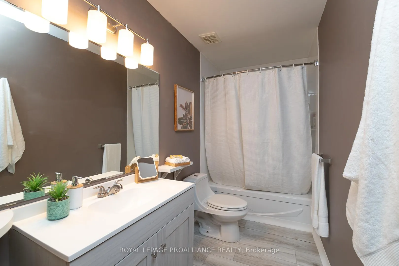 Photo 16 of 43 Alnet Drive, Belleville, Belleville Ward — HOMEH