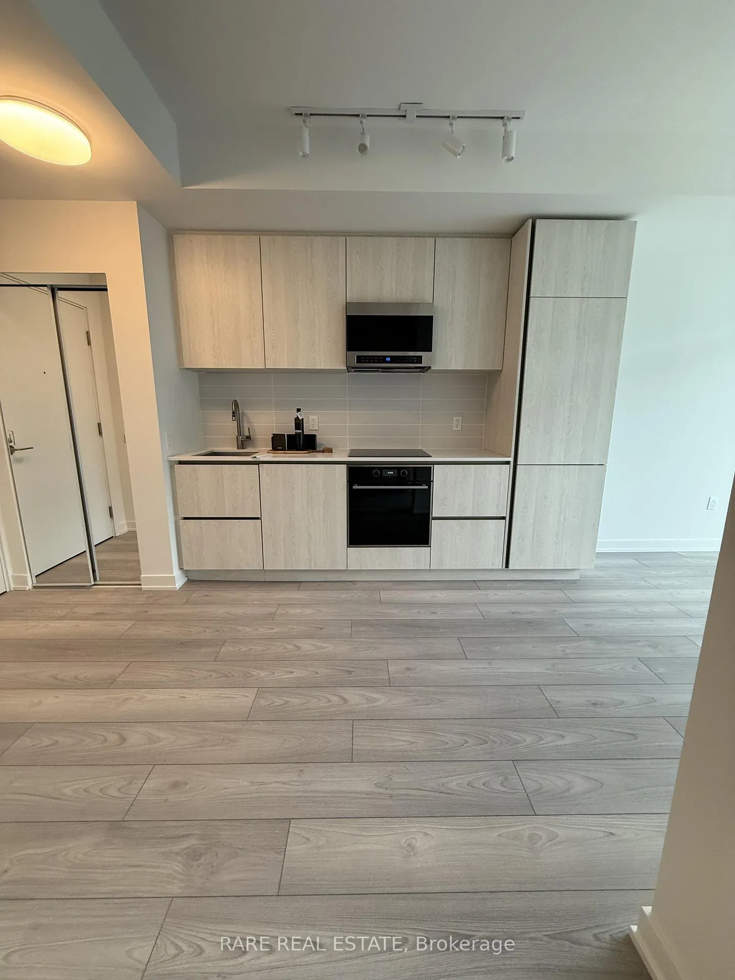 Photo 1 of Unit 2706, 110 Broadway Avenue, Toronto, Mount Pleasant West — HOMEH