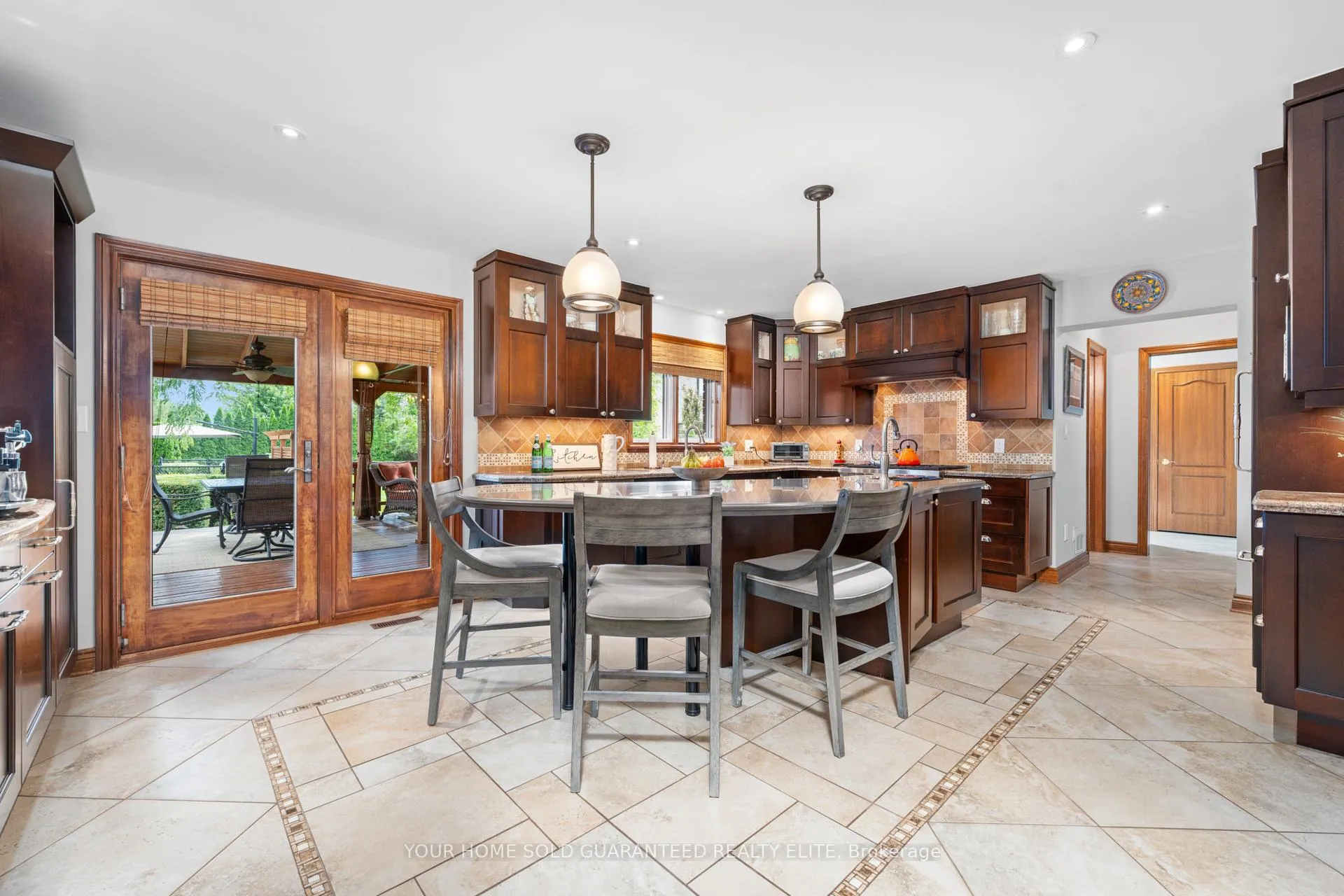 Photo 10 of 22 Wendakee Drive, Hamilton, Winona Park — HOMEH