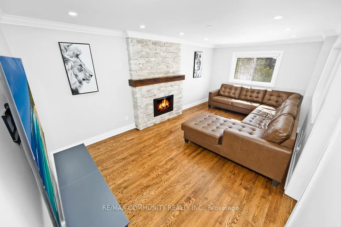 Photo 8 of 18 Winter Court, Whitby, Blue Grass Meadows — HOMEH