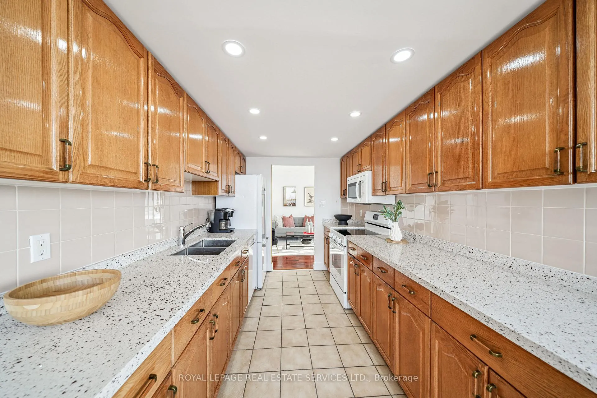 Photo 12 of Unit 1716, 268 Ridley Boulevard, Toronto, Bedford Park-Nortown — HOMEH