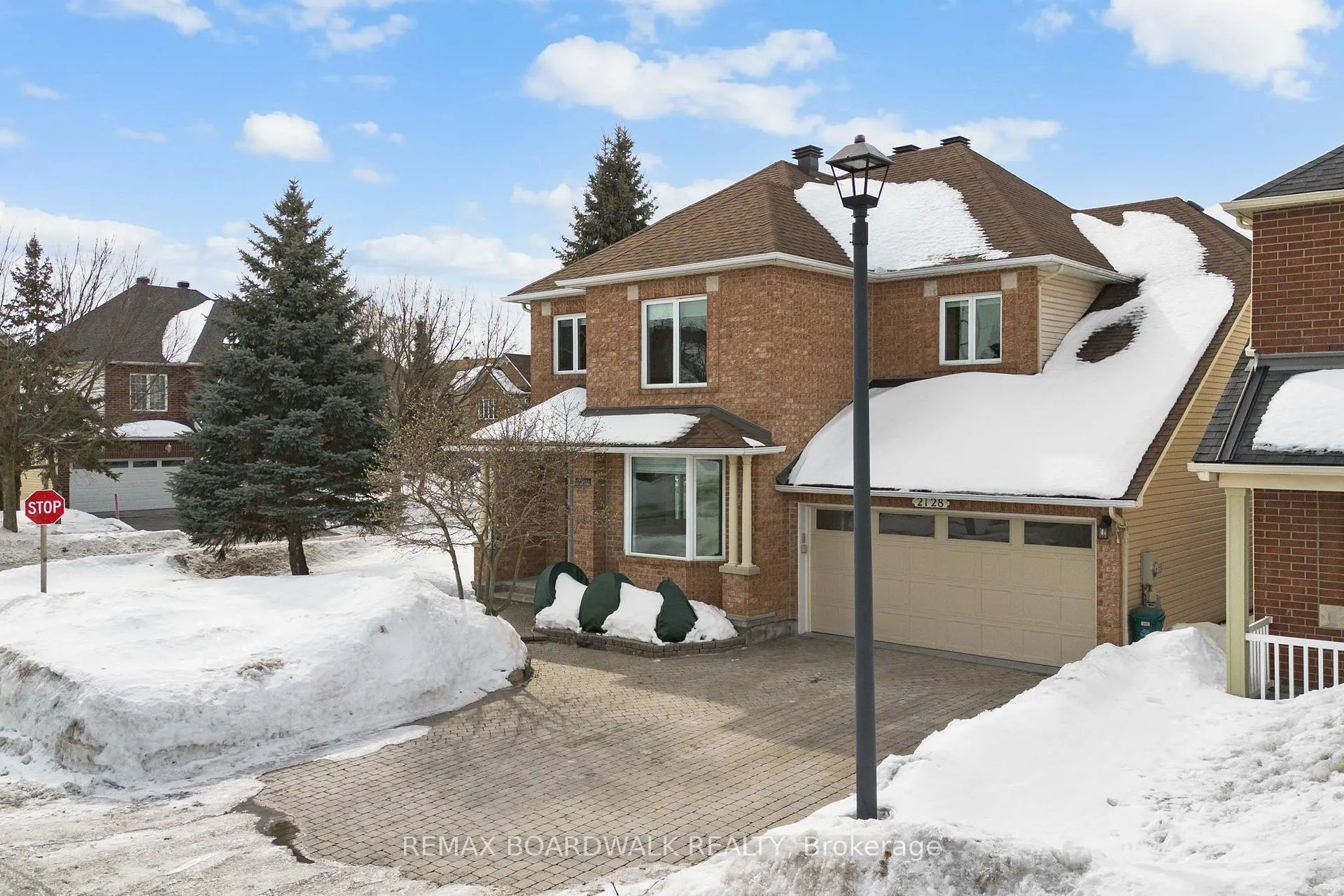 Photo 3 of 2128 Rexton Street, Ottawa, Avalon East — HOMEH