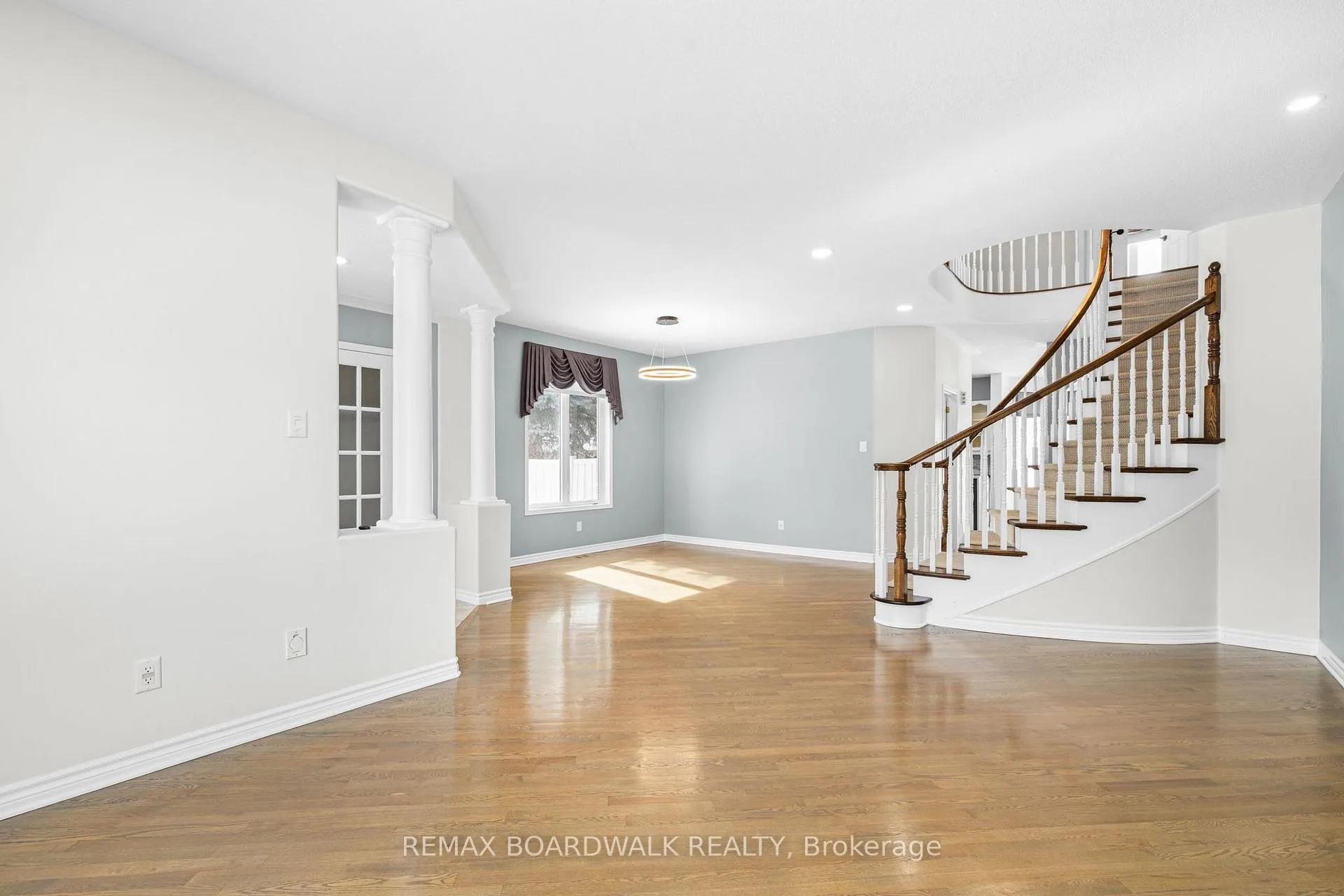 Photo 9 of 2128 Rexton Street, Ottawa, Avalon East — HOMEH