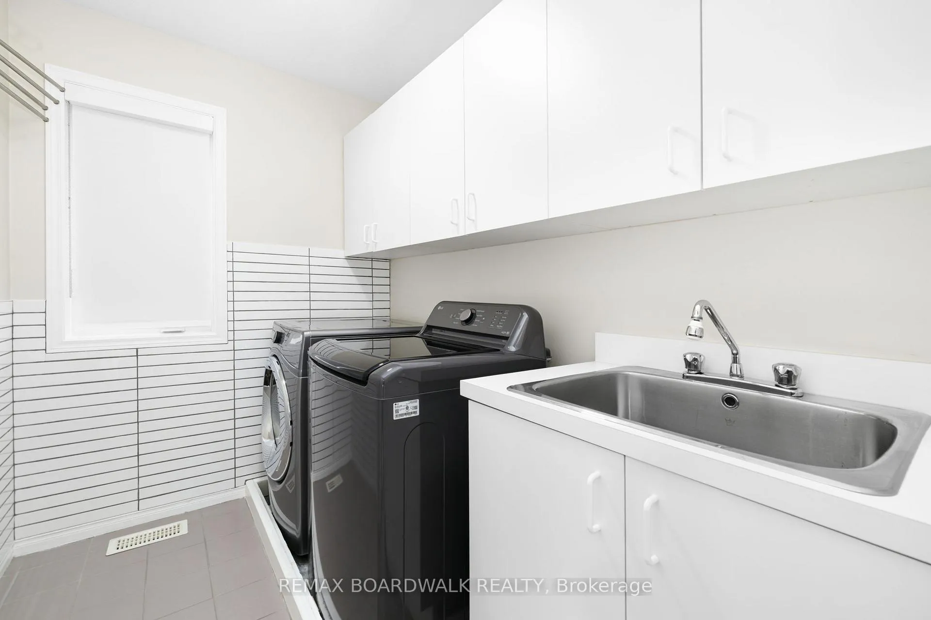 Photo 36 of 2128 Rexton Street, Ottawa, Avalon East — HOMEH