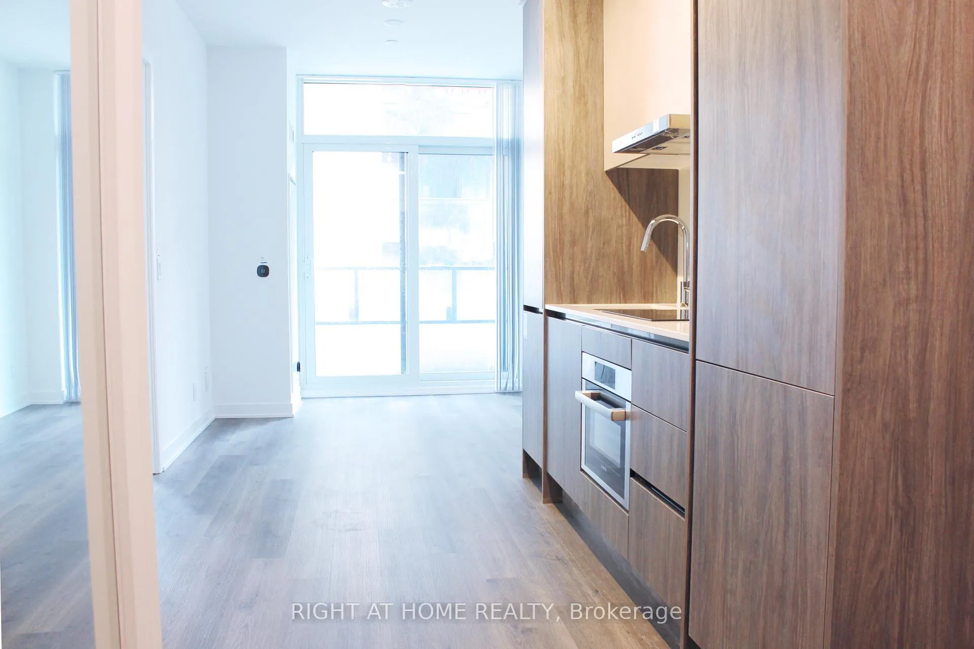 Photo 6 of Unit 1018, 180 Front Street E, Toronto, Moss Park — HOMEH