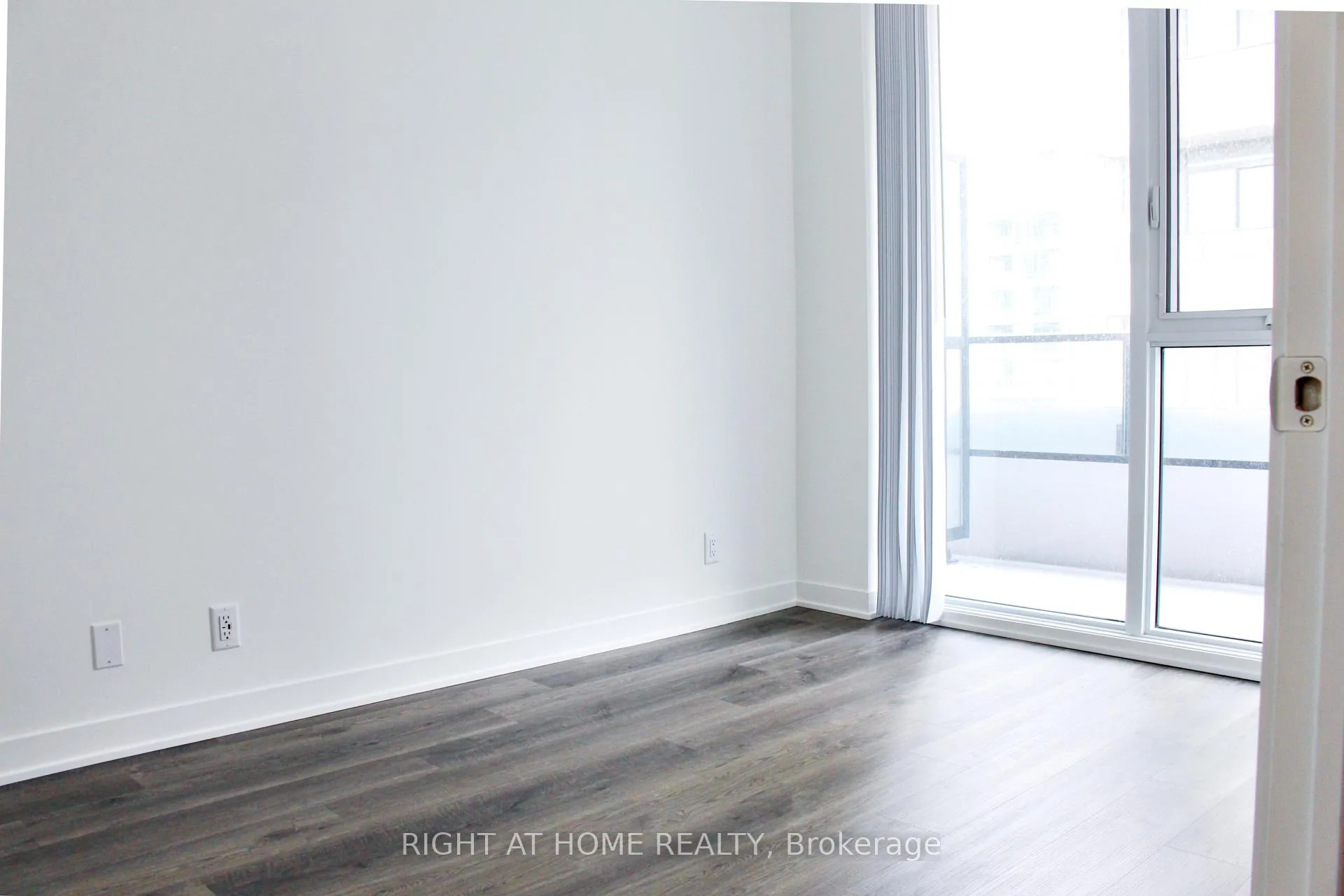 Photo 8 of Unit 1018, 180 Front Street E, Toronto, Moss Park — HOMEH