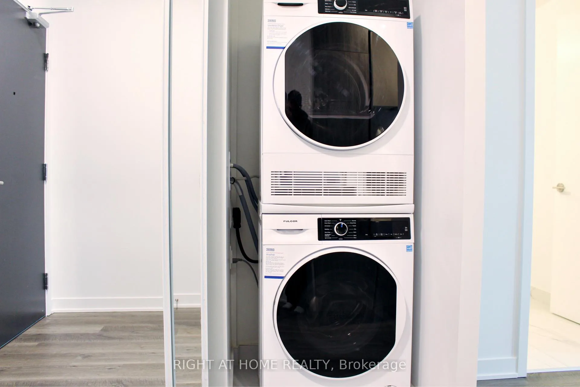 Photo 12 of Unit 1018, 180 Front Street E, Toronto, Moss Park — HOMEH
