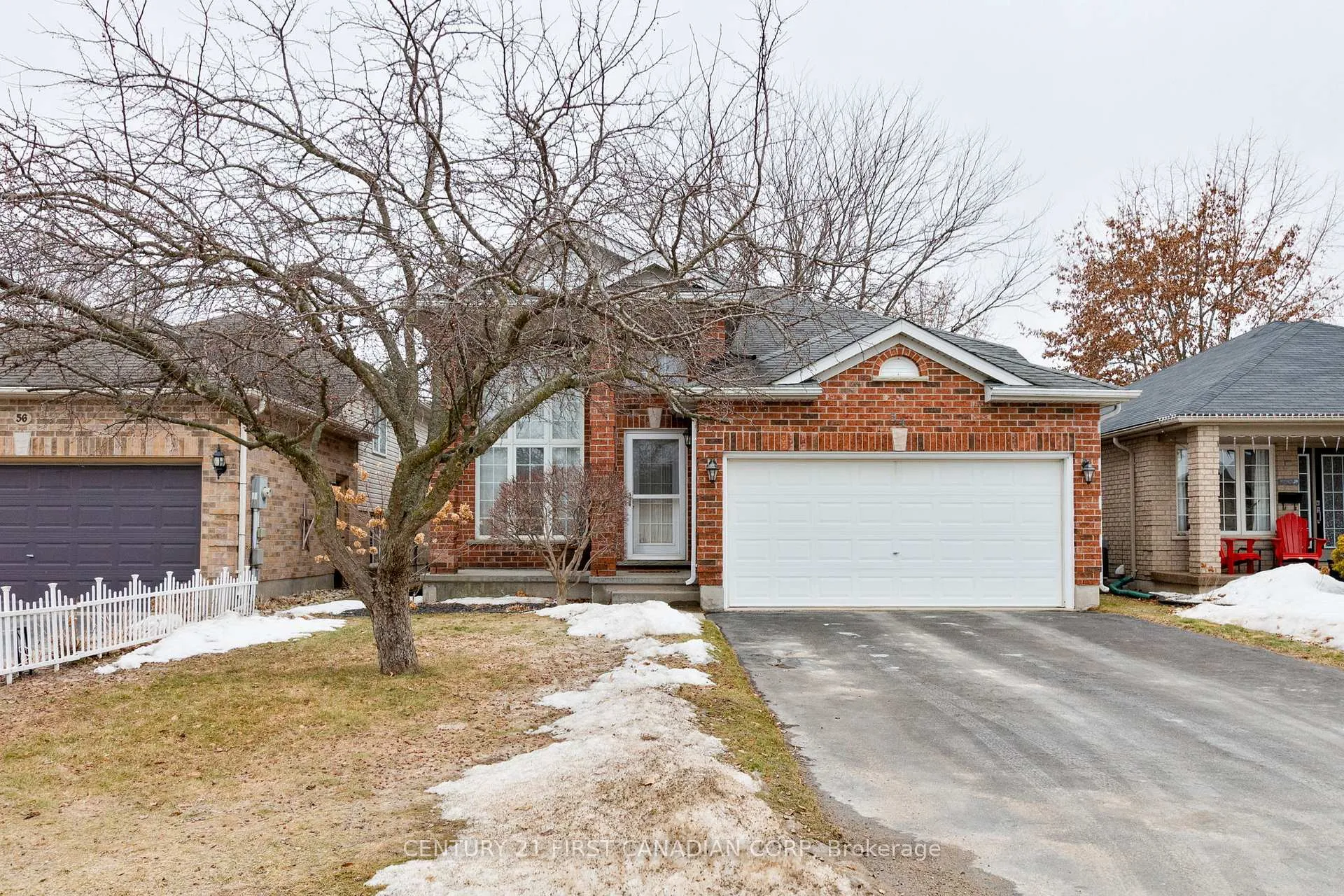 Photo 2 of 54 Willow Crescent, Strathroy-Caradoc, SE — HOMEH