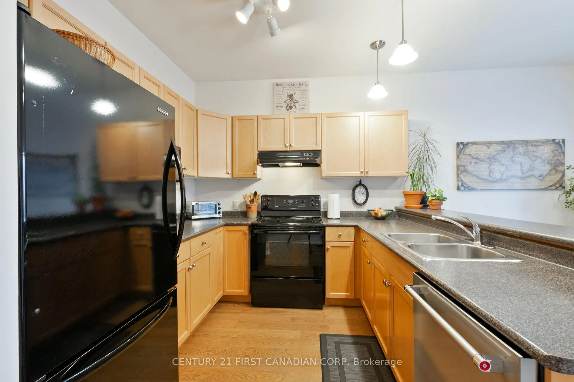 Photo 14 of 54 Willow Crescent, Strathroy-Caradoc, SE — HOMEH