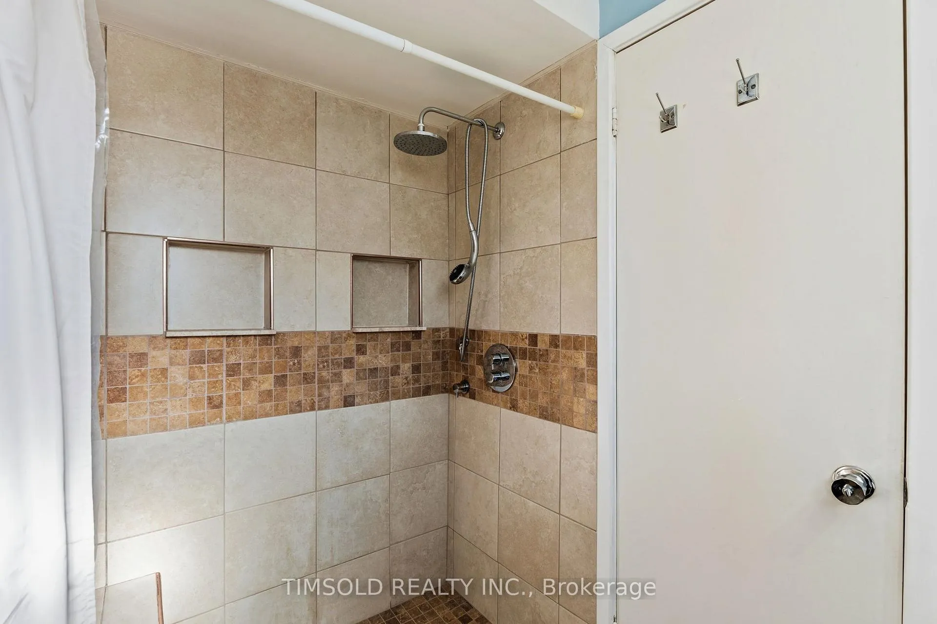 Photo 25 of 50 Kings College Road, Markham, Aileen-Willowbrook — HOMEH