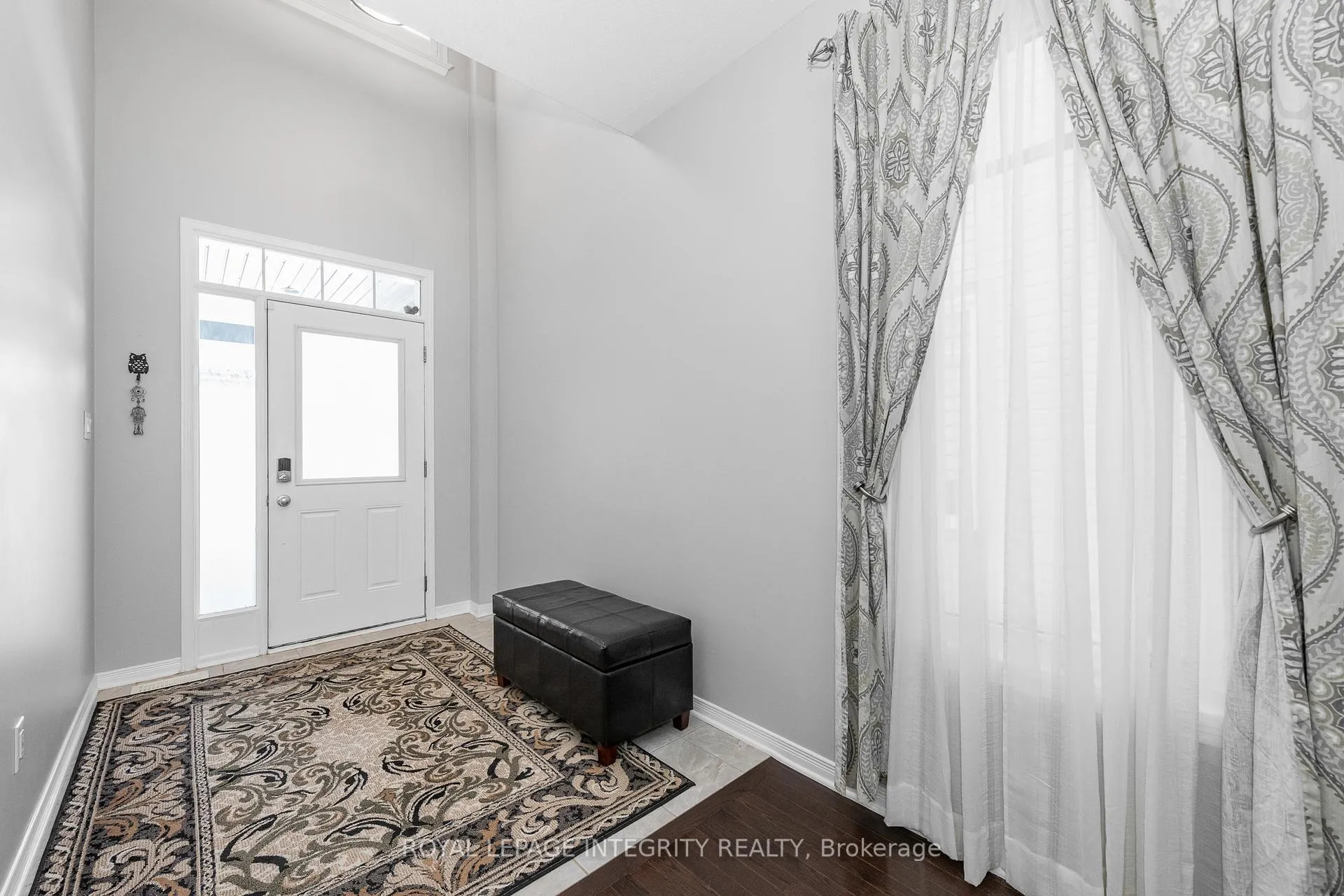 Photo 3 of 528 Rouncey Road, Ottawa, Kanata - Emerald Meadows/Trailwest — HOMEH