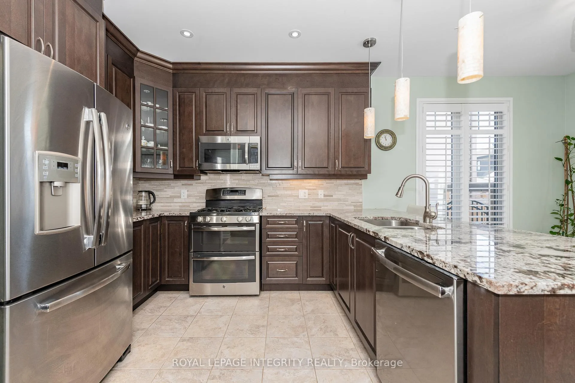 Photo 9 of 528 Rouncey Road, Ottawa, Kanata - Emerald Meadows/Trailwest — HOMEH
