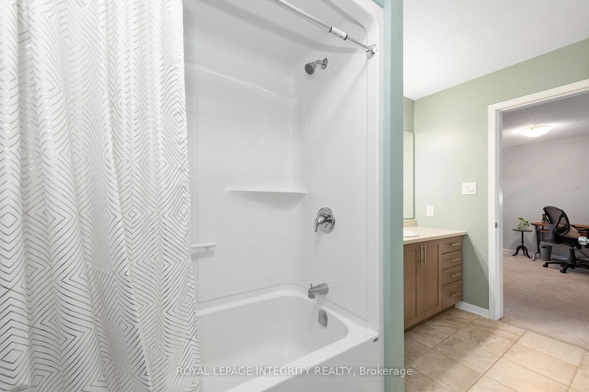 Photo 30 of 528 Rouncey Road, Ottawa, Kanata - Emerald Meadows/Trailwest — HOMEH