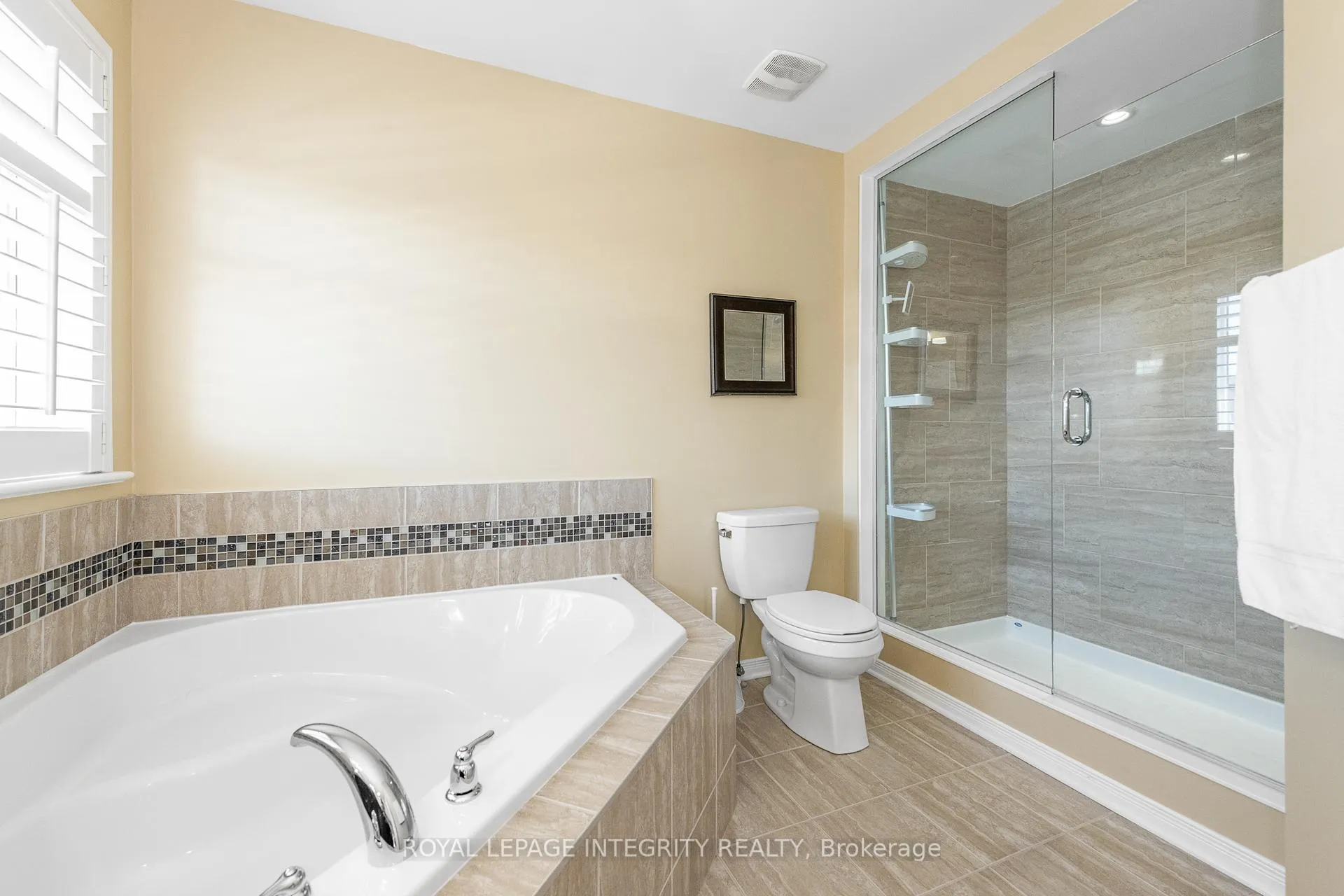 Photo 35 of 528 Rouncey Road, Ottawa, Kanata - Emerald Meadows/Trailwest — HOMEH