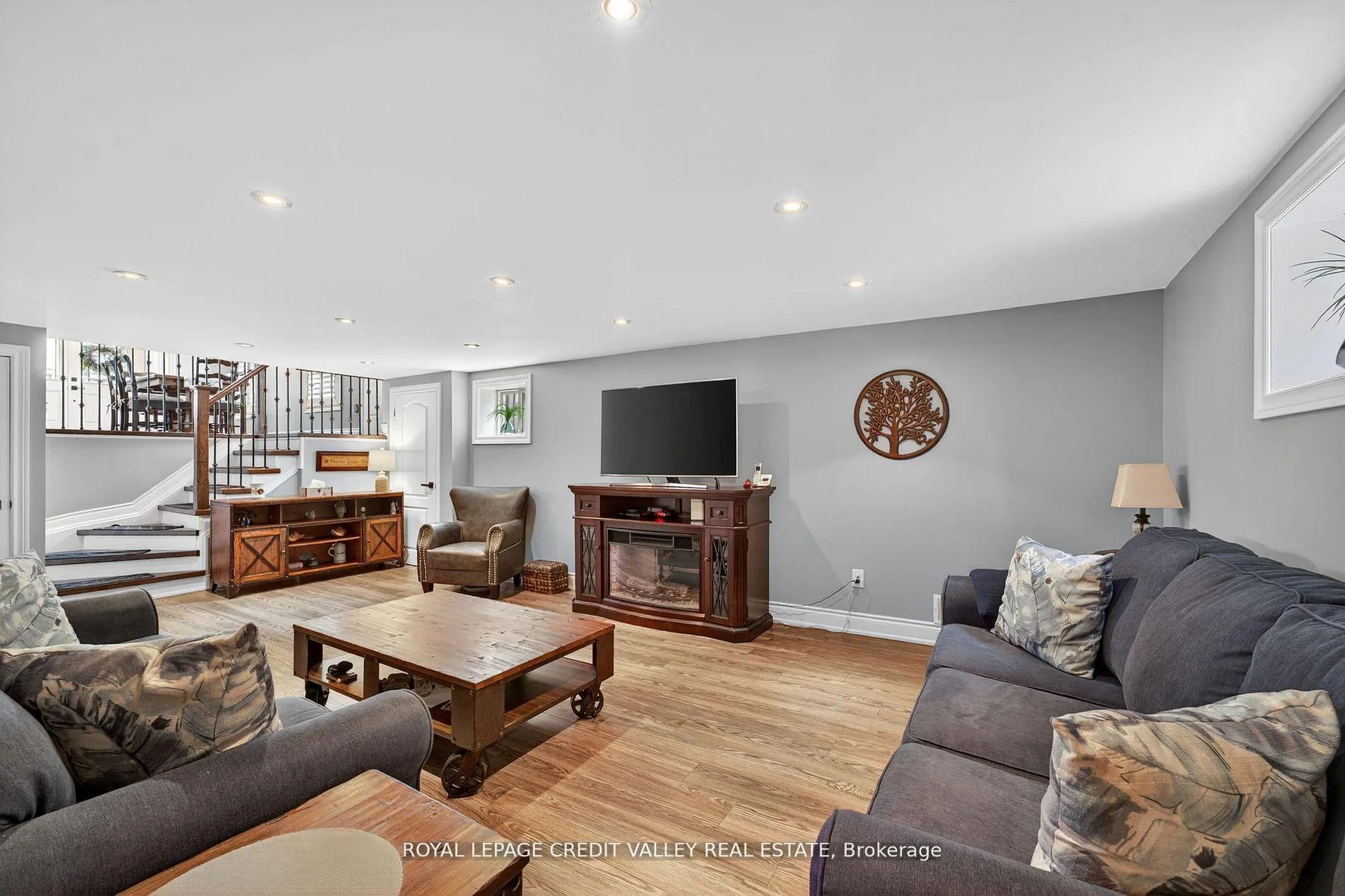 Photo 33 of 24 Willis Drive, Brampton, Brampton East — HOMEH