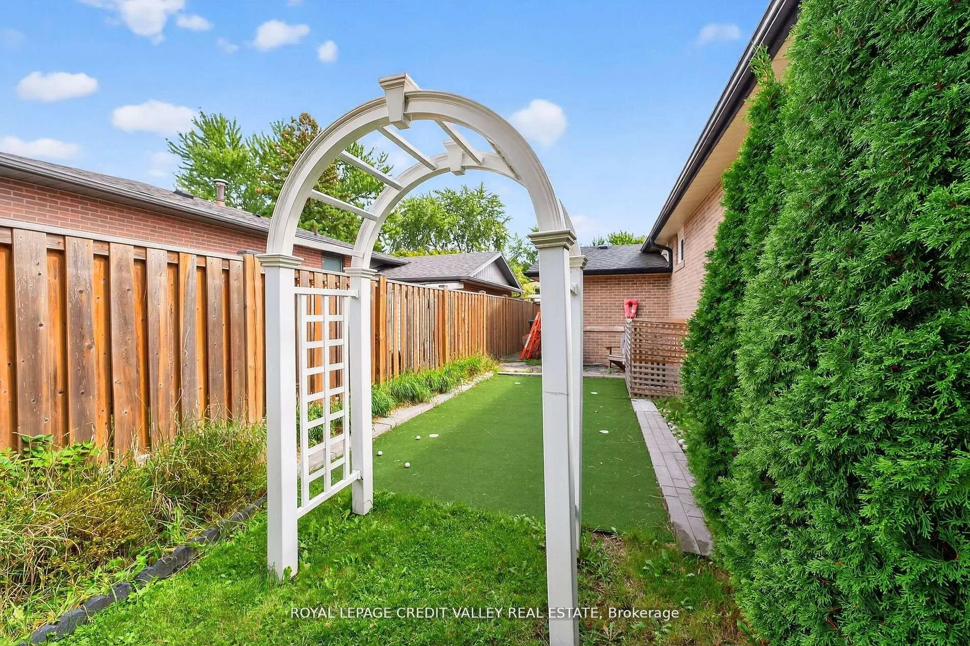 Photo 48 of 24 Willis Drive, Brampton, Brampton East — HOMEH