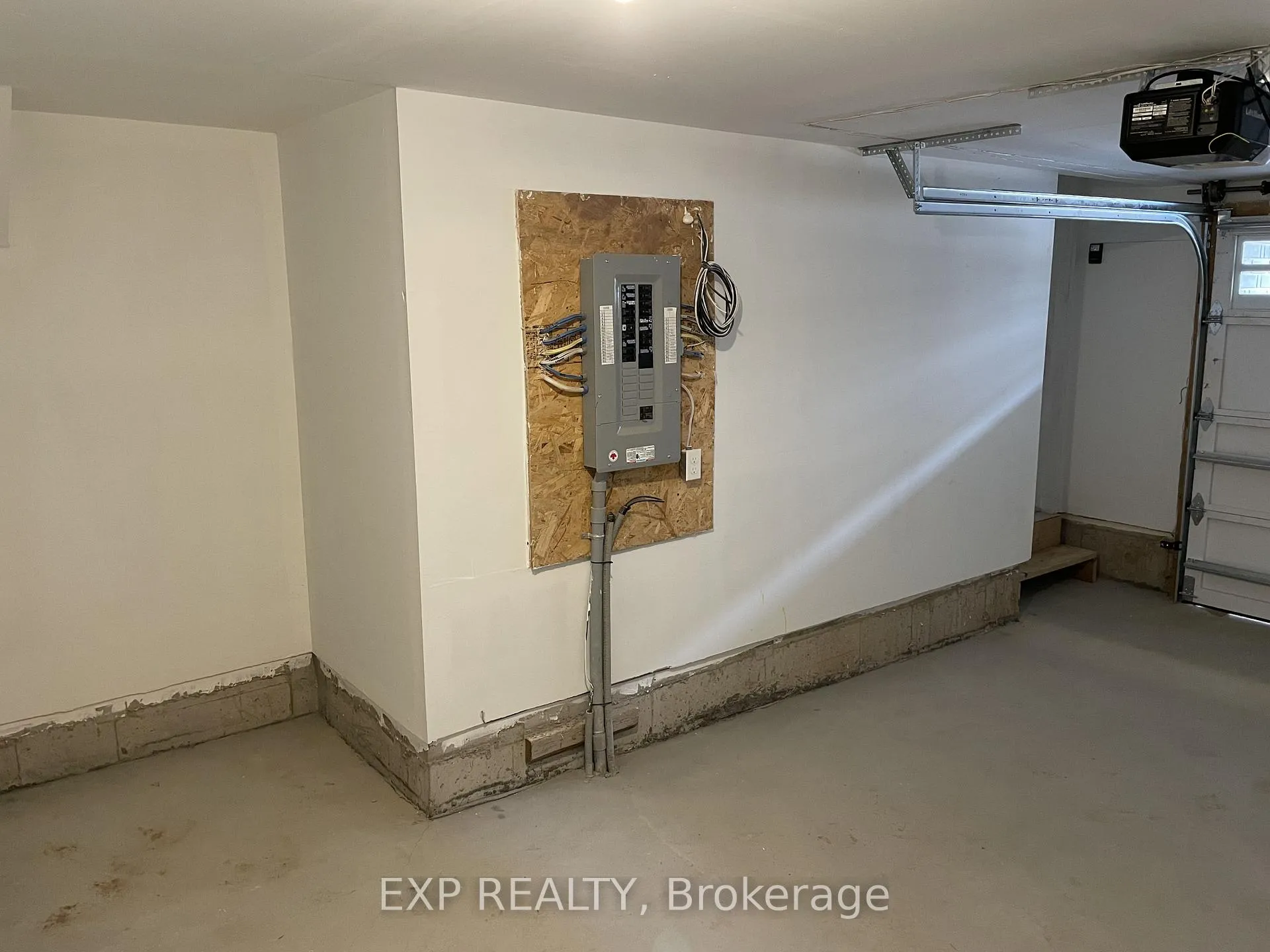 Photo 19 of Unit 39, 383 Dundas Street E, Hamilton, Waterdown — HOMEH