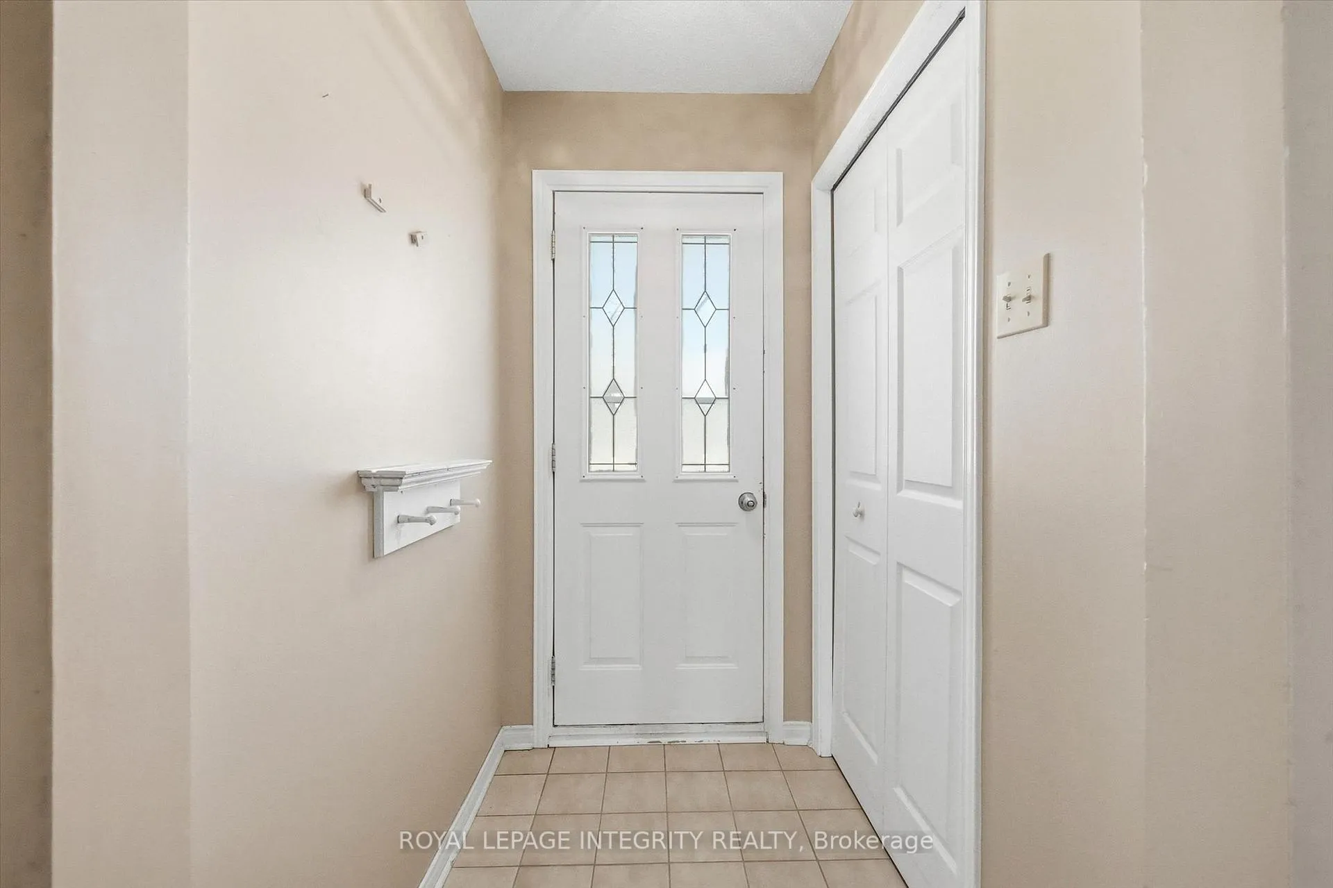 Photo 6 of 1735 Bonaventure Terrace, Ottawa, Convent Glen South — HOMEH
