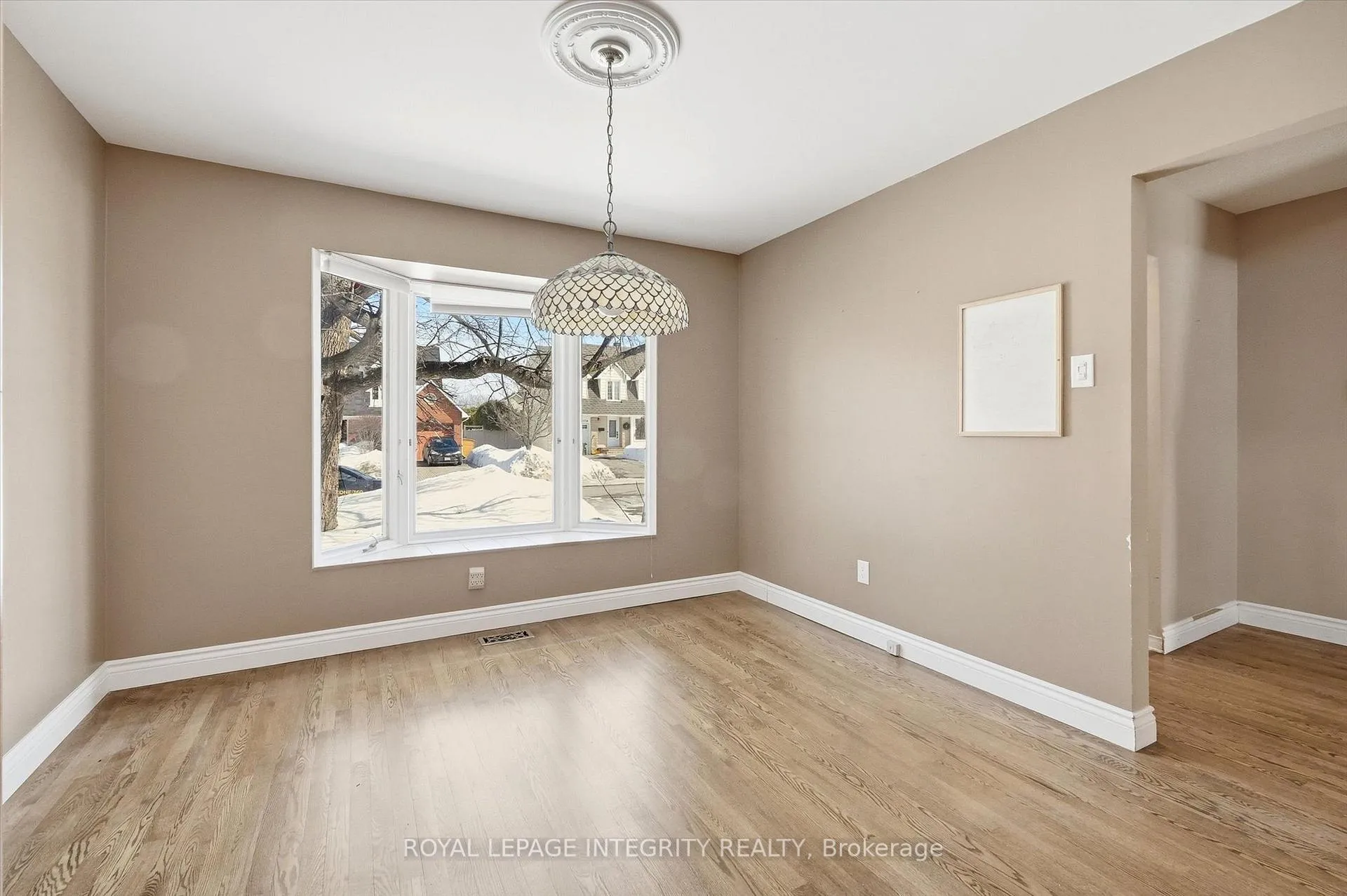 Photo 8 of 1735 Bonaventure Terrace, Ottawa, Convent Glen South — HOMEH