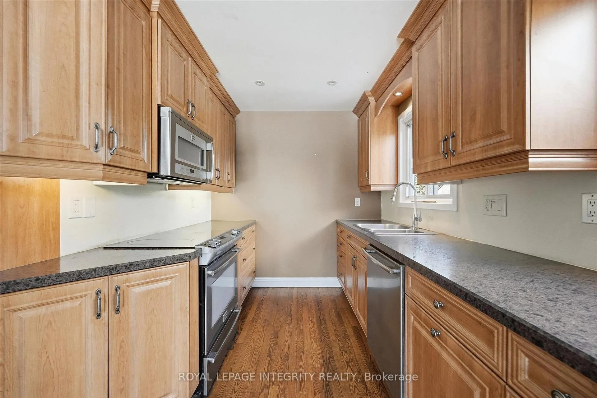 Photo 12 of 1735 Bonaventure Terrace, Ottawa, Convent Glen South — HOMEH