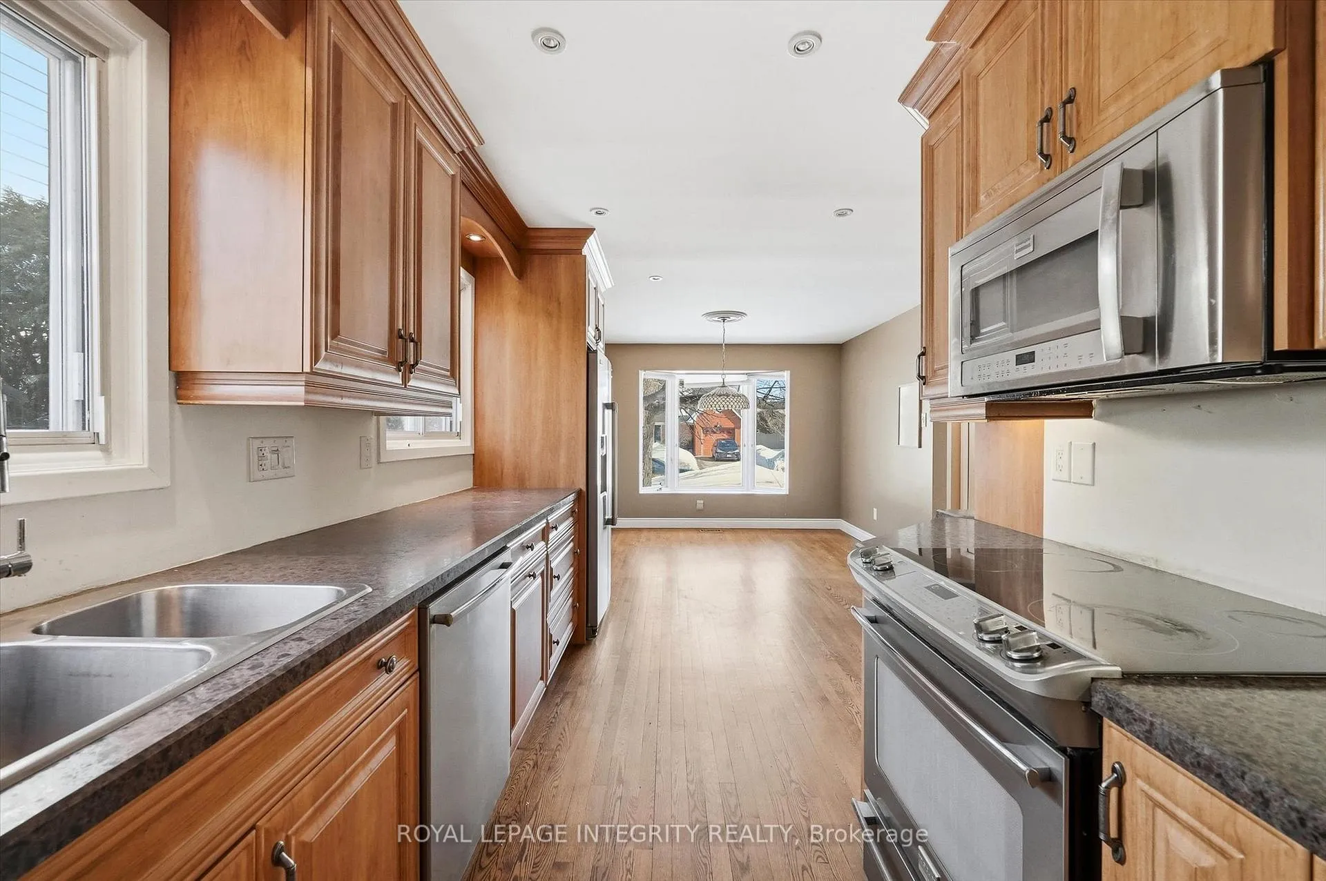 Photo 13 of 1735 Bonaventure Terrace, Ottawa, Convent Glen South — HOMEH