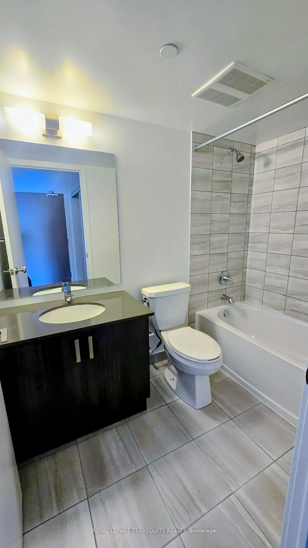 Photo 6 of Unit 1407, 1010 Sandy Beach Road, Pickering, Bay Ridges — HOMEH