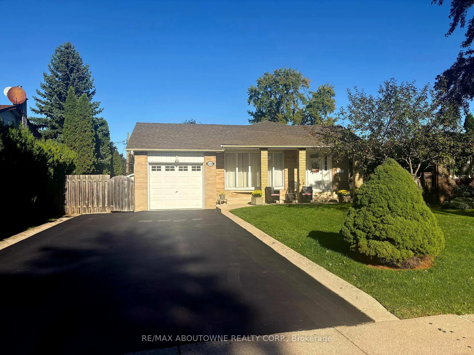 Front of 1239 Montclair Drive