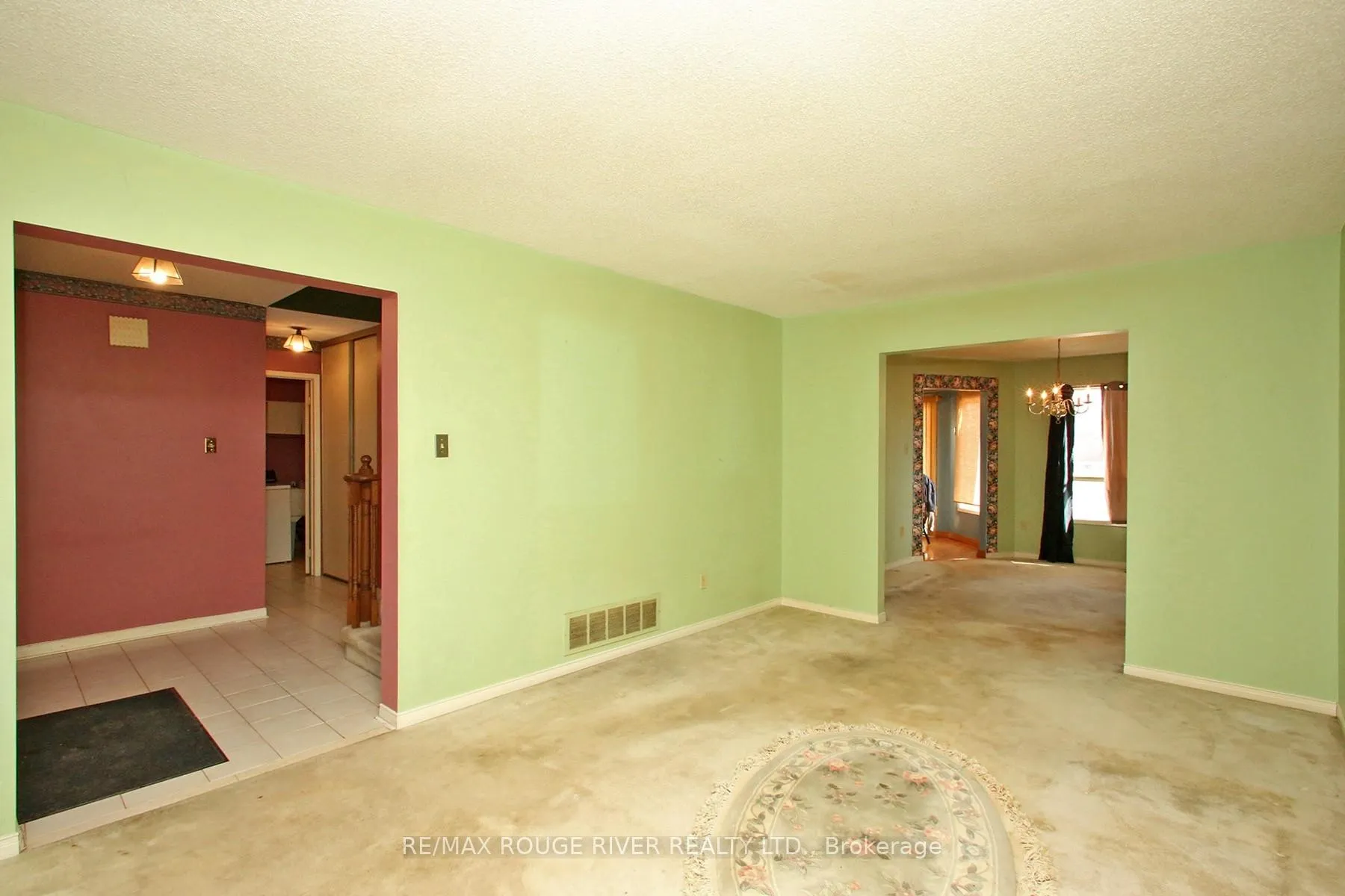 Photo 11 of 66 Jamieson Crescent, Whitby, Rolling Acres — HOMEH