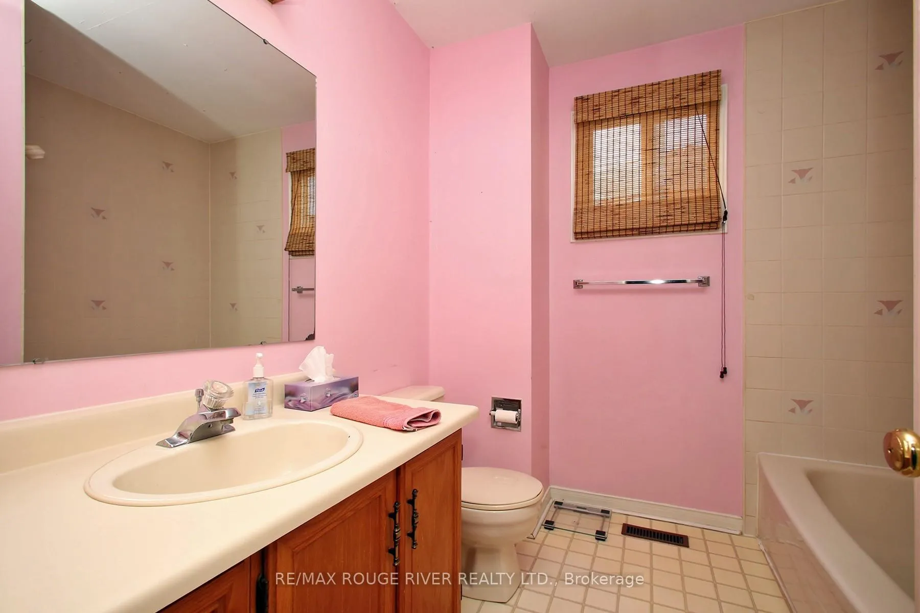 Photo 16 of 66 Jamieson Crescent, Whitby, Rolling Acres — HOMEH