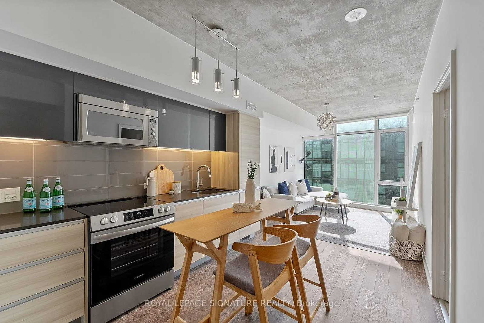 Photo 4 of Unit 810, 1190 Dundas Street E, Toronto, South Riverdale — HOMEH