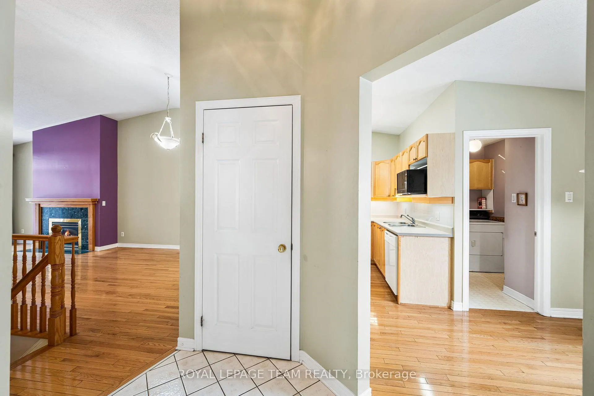 Photo 8 of 10 Quinterra Court, Ottawa, Quinterra — HOMEH