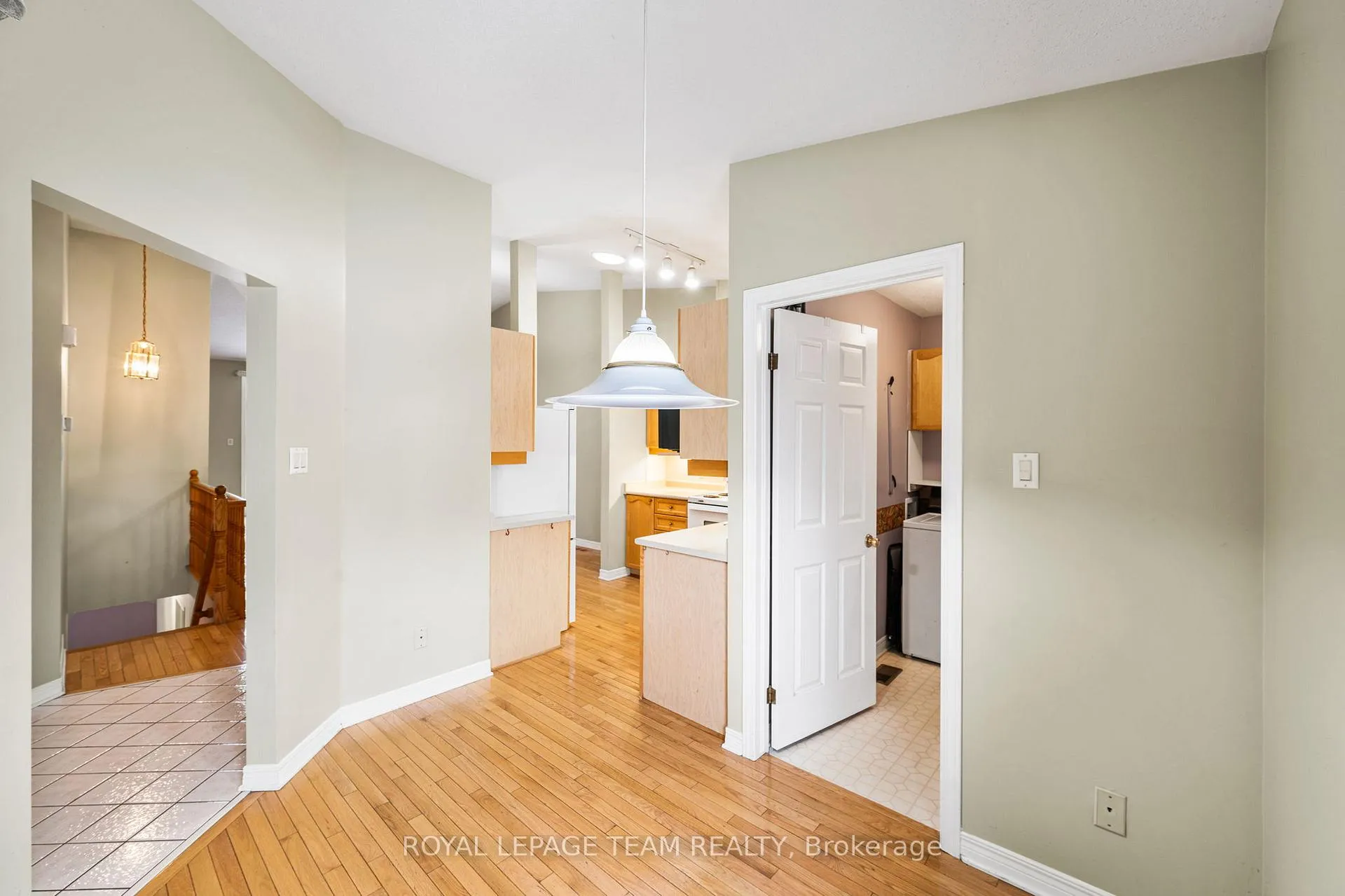 Photo 14 of 10 Quinterra Court, Ottawa, Quinterra — HOMEH
