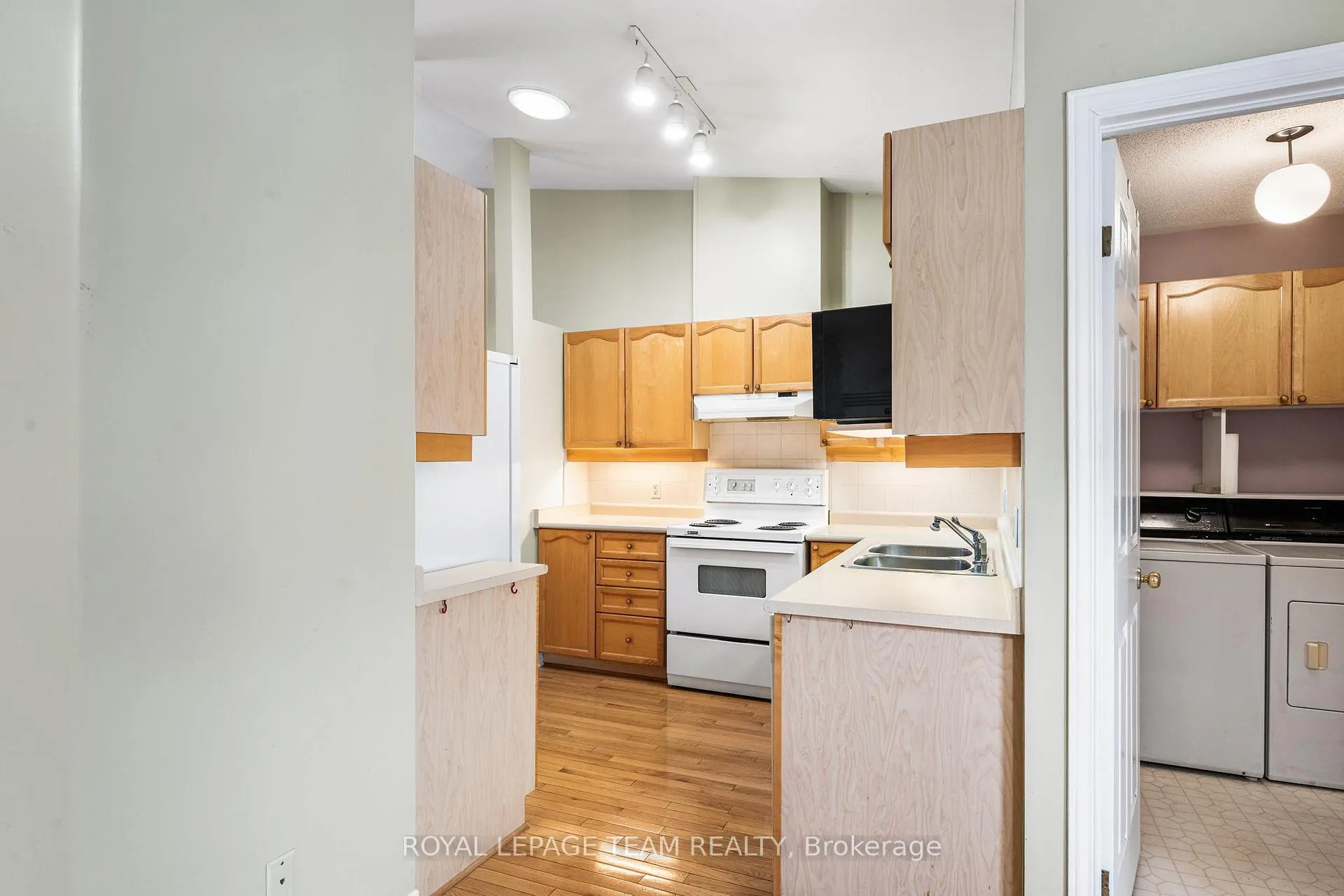 Photo 15 of 10 Quinterra Court, Ottawa, Quinterra — HOMEH
