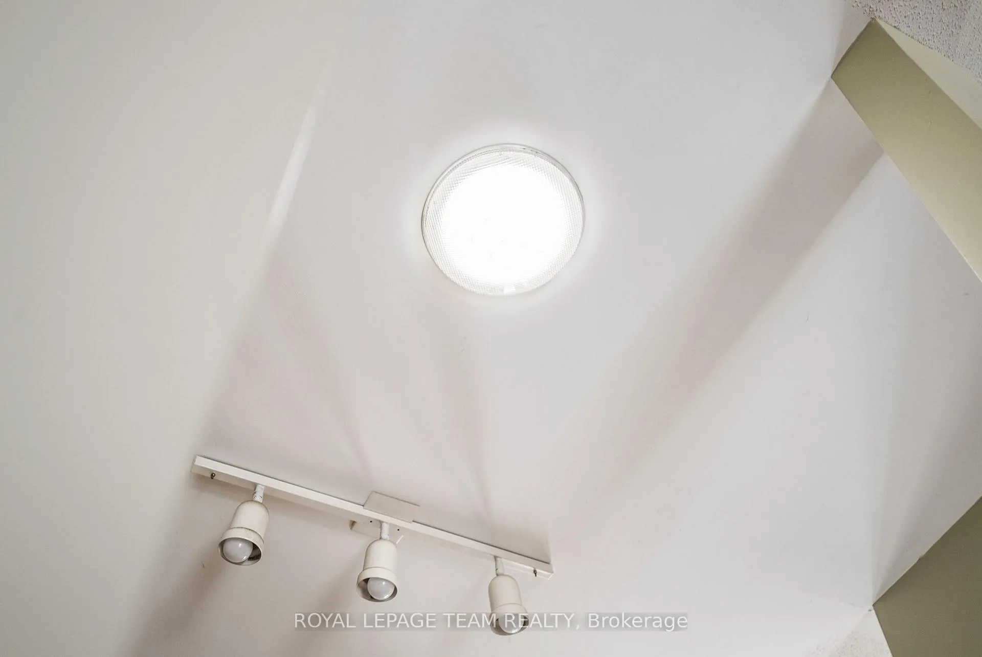 Photo 16 of 10 Quinterra Court, Ottawa, Quinterra — HOMEH