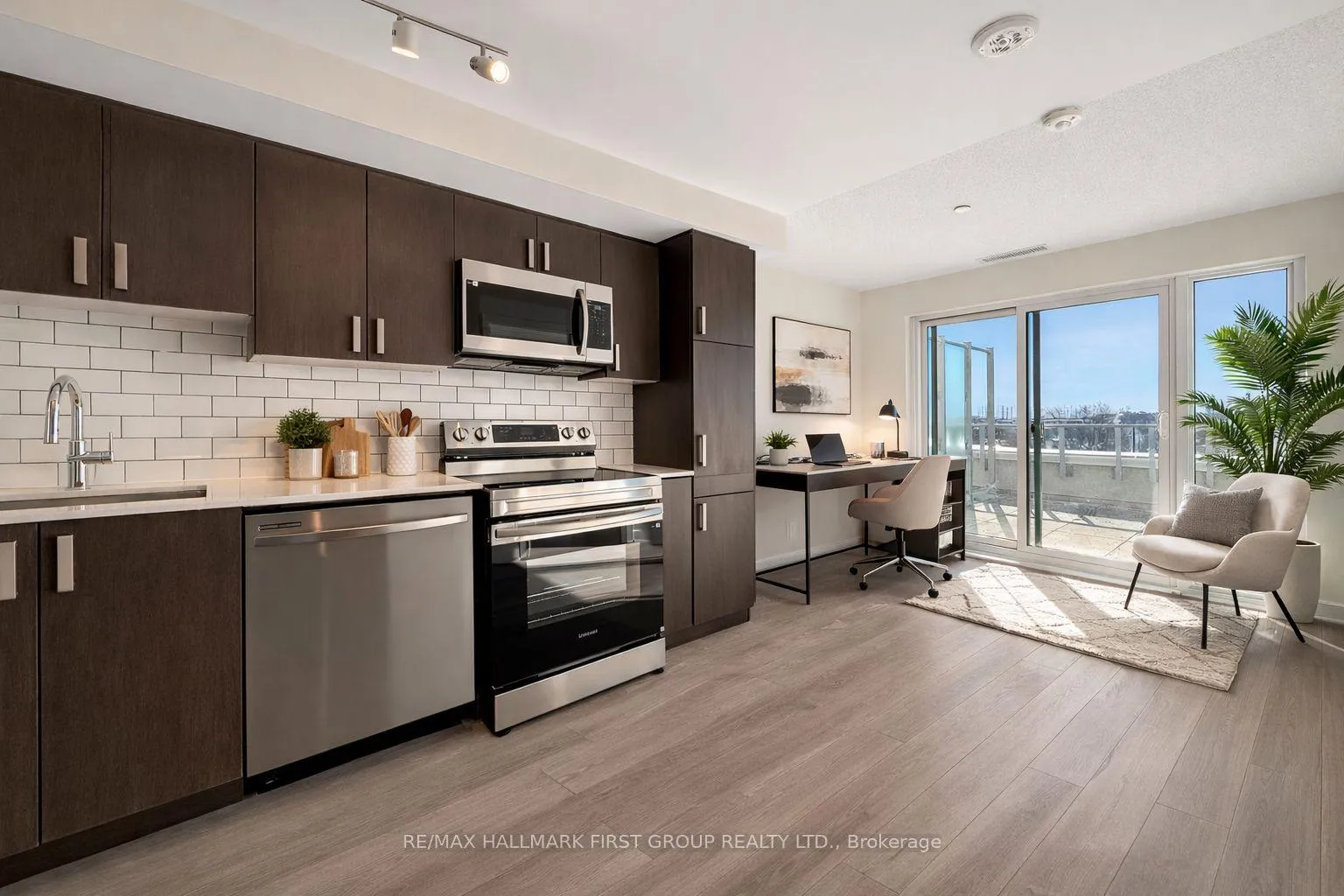 Photo 3 of Unit 505, 1010 Sandy Beach Road, Pickering, Bay Ridges — HOMEH