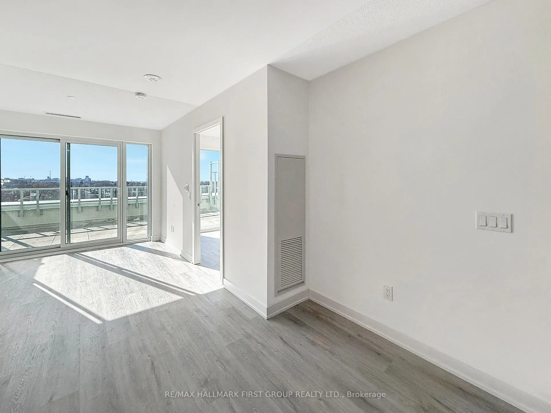 Photo 8 of Unit 505, 1010 Sandy Beach Road, Pickering, Bay Ridges — HOMEH