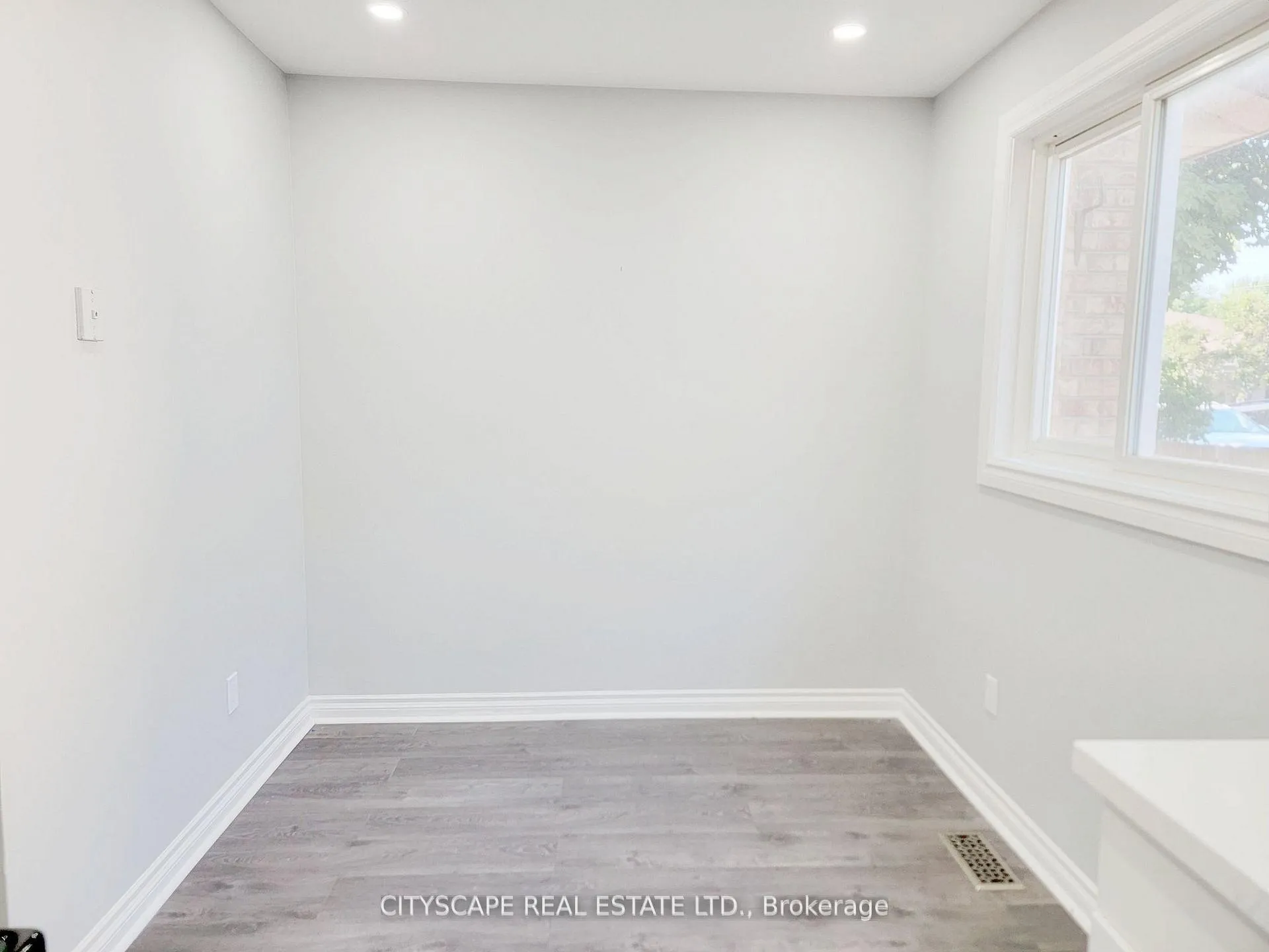 Photo 17 of 15 Hartsfield Drive, Clarington, Courtice — HOMEH