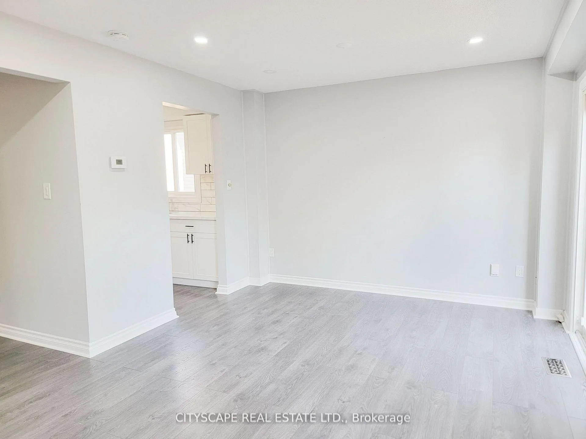 Photo 19 of 15 Hartsfield Drive, Clarington, Courtice — HOMEH