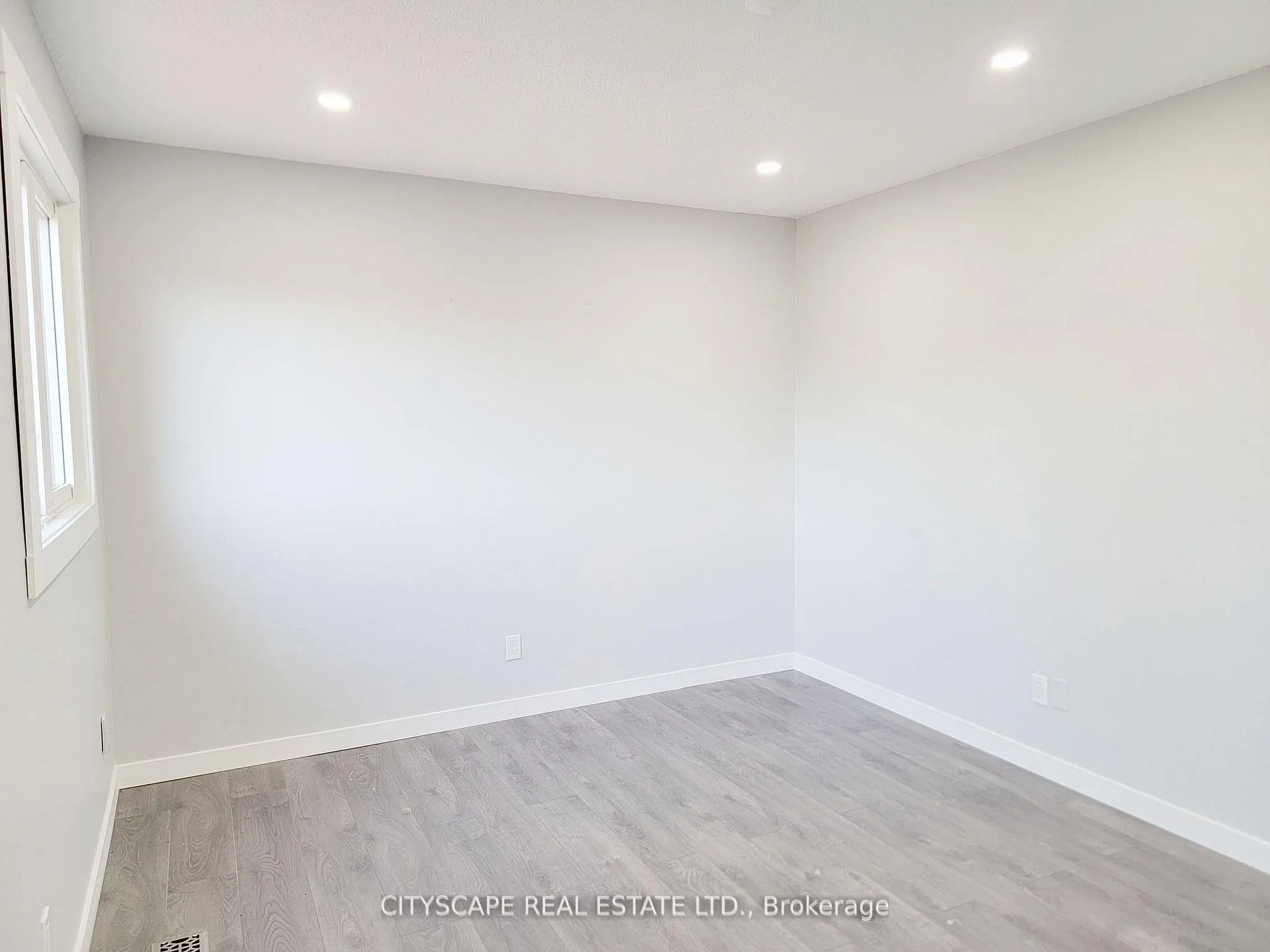 Photo 24 of 15 Hartsfield Drive, Clarington, Courtice — HOMEH