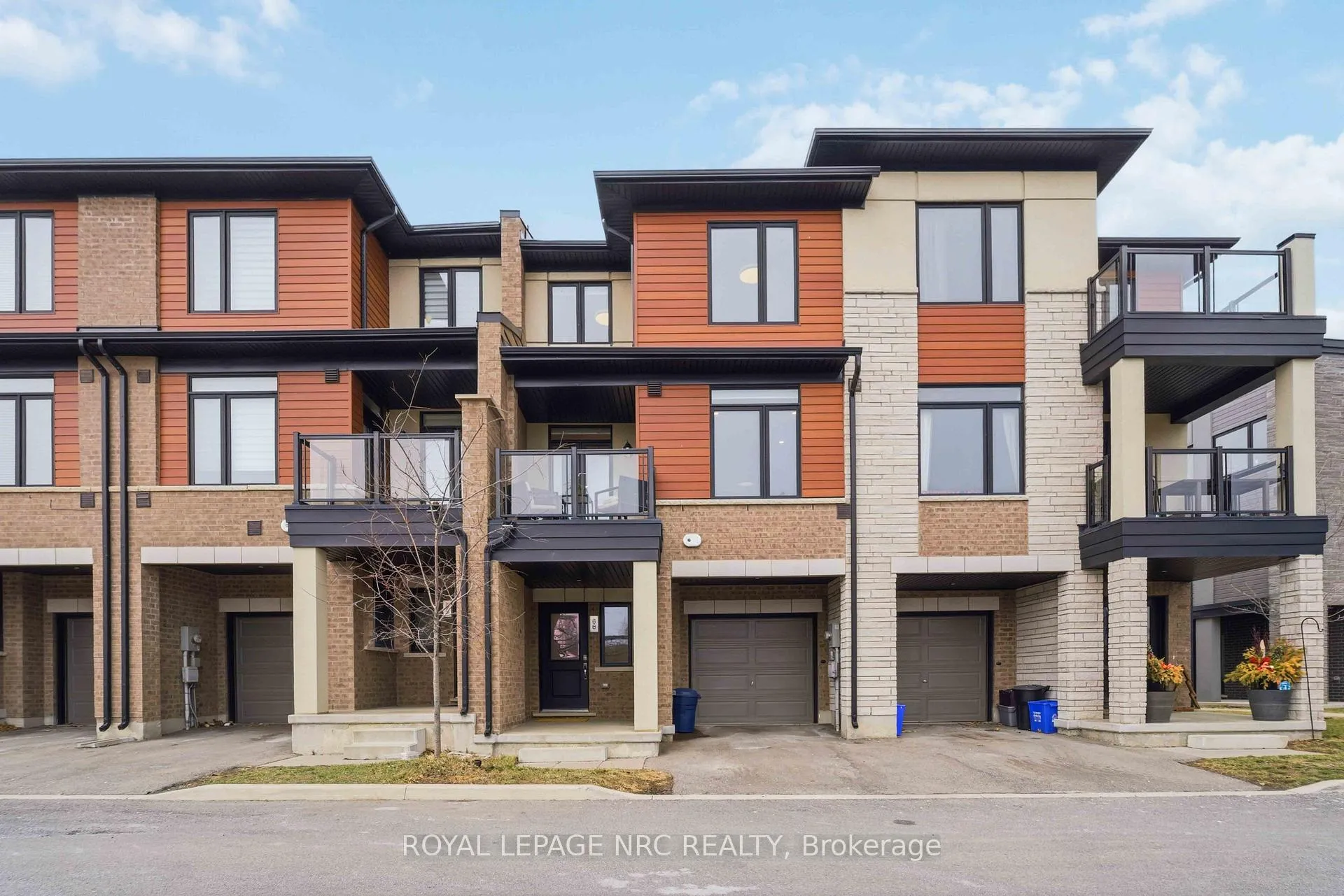Front of Unit 66, 590 North Service Road
