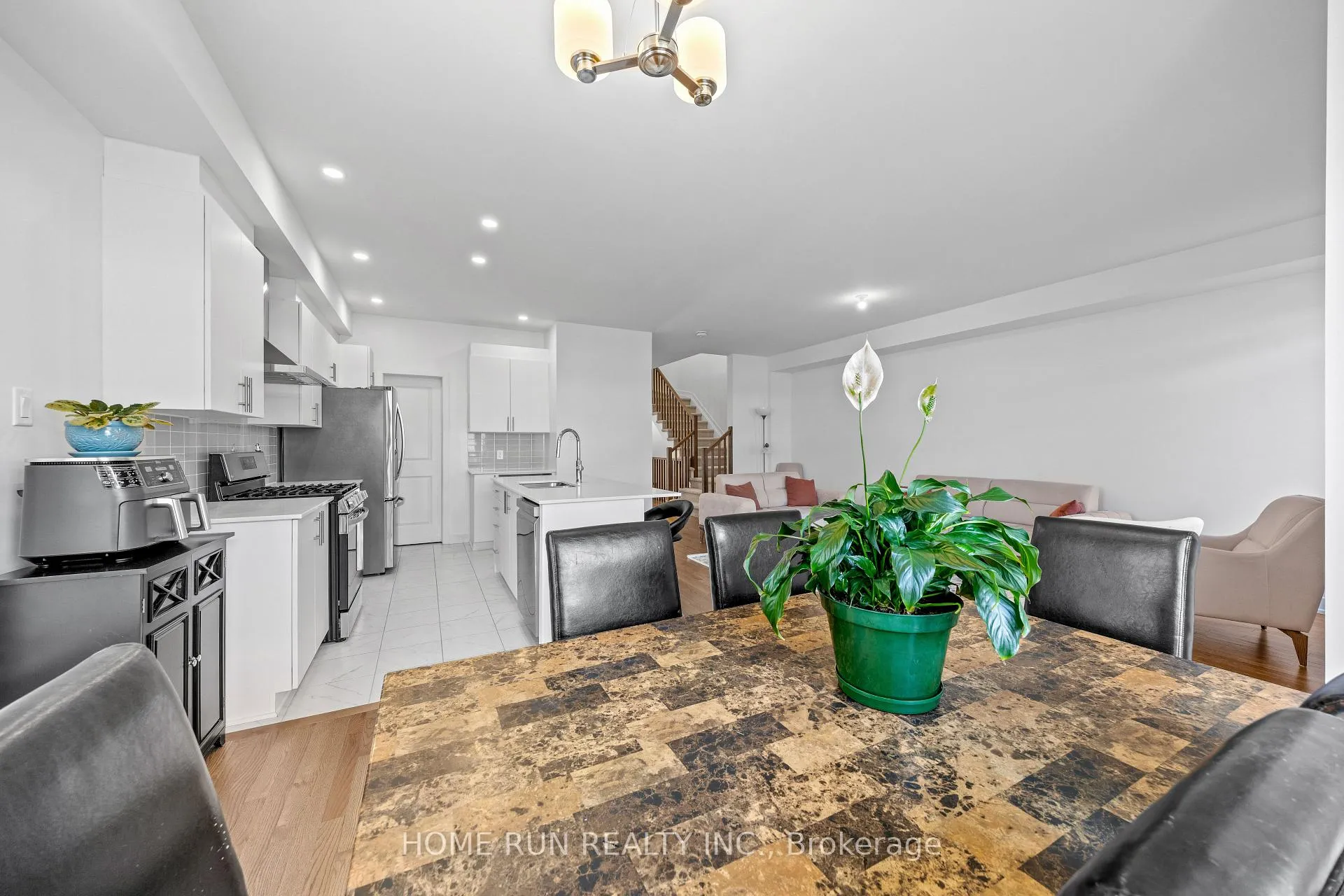 Photo 16 of 909 Beckton Heights, Ottawa, Stittsville (South) — HOMEH