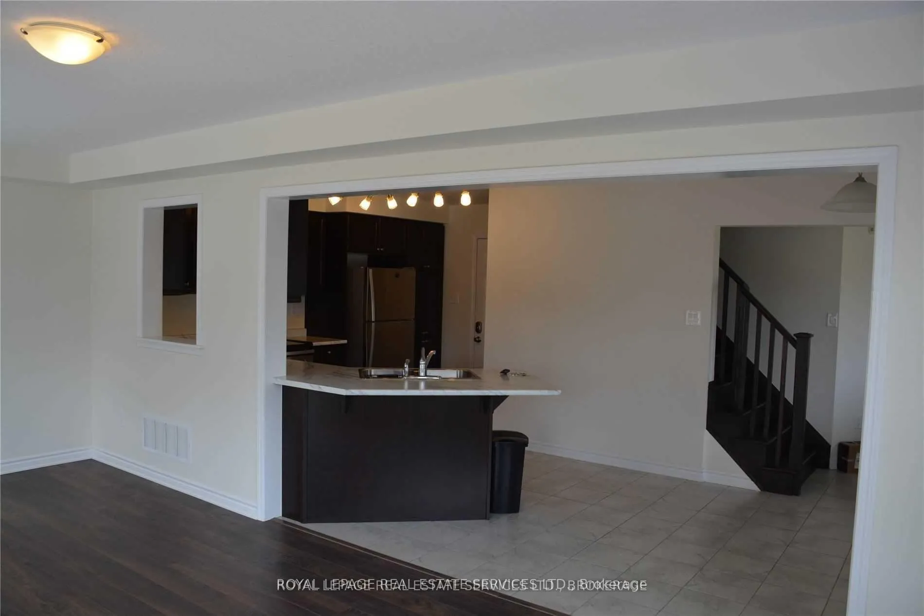 Photo 4 of 98 Mcmonies Drive, Hamilton, Waterdown — HOMEH