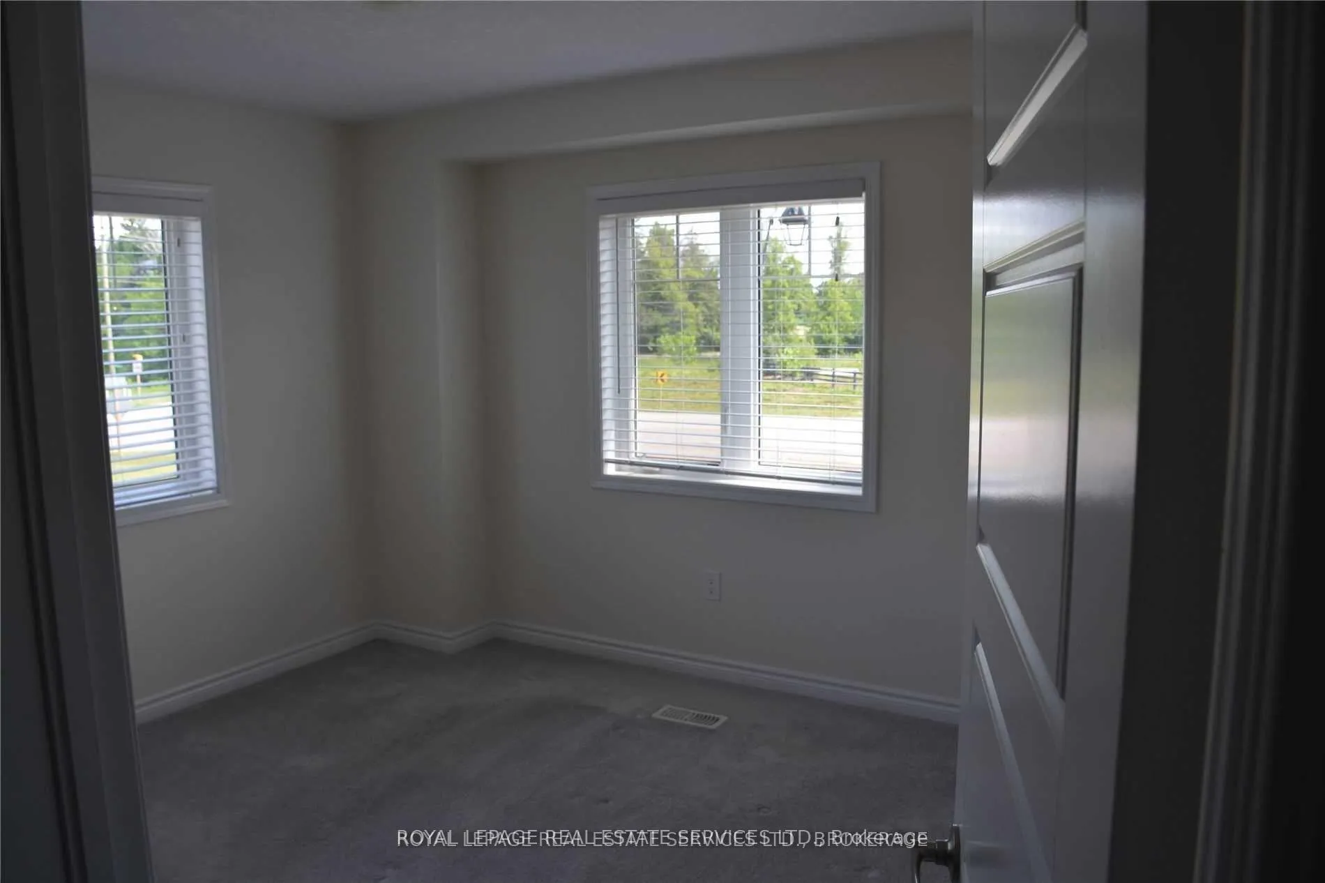 Photo 10 of 98 Mcmonies Drive, Hamilton, Waterdown — HOMEH
