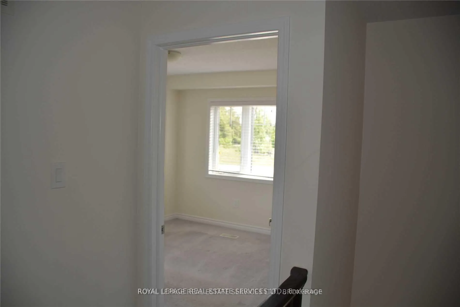 Photo 11 of 98 Mcmonies Drive, Hamilton, Waterdown — HOMEH