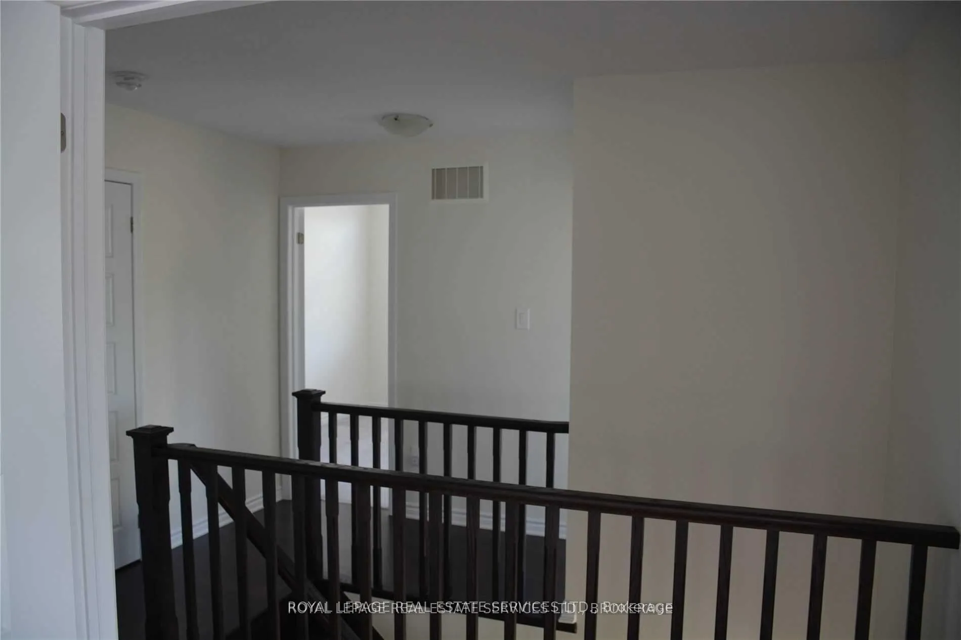 Photo 13 of 98 Mcmonies Drive, Hamilton, Waterdown — HOMEH