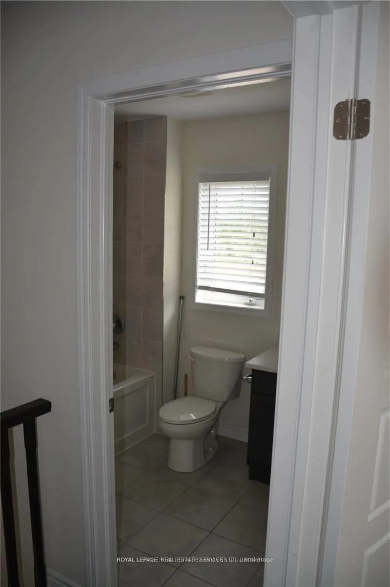 Photo 22 of 98 Mcmonies Drive, Hamilton, Waterdown — HOMEH