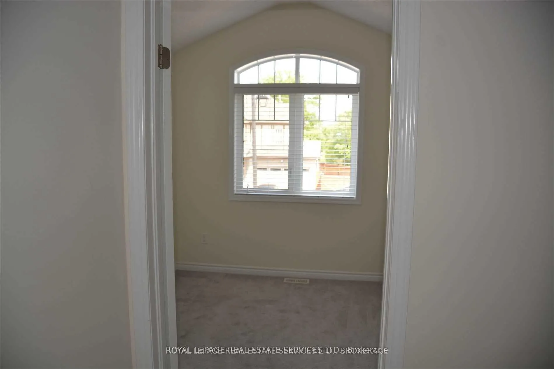 Photo 29 of 98 Mcmonies Drive, Hamilton, Waterdown — HOMEH