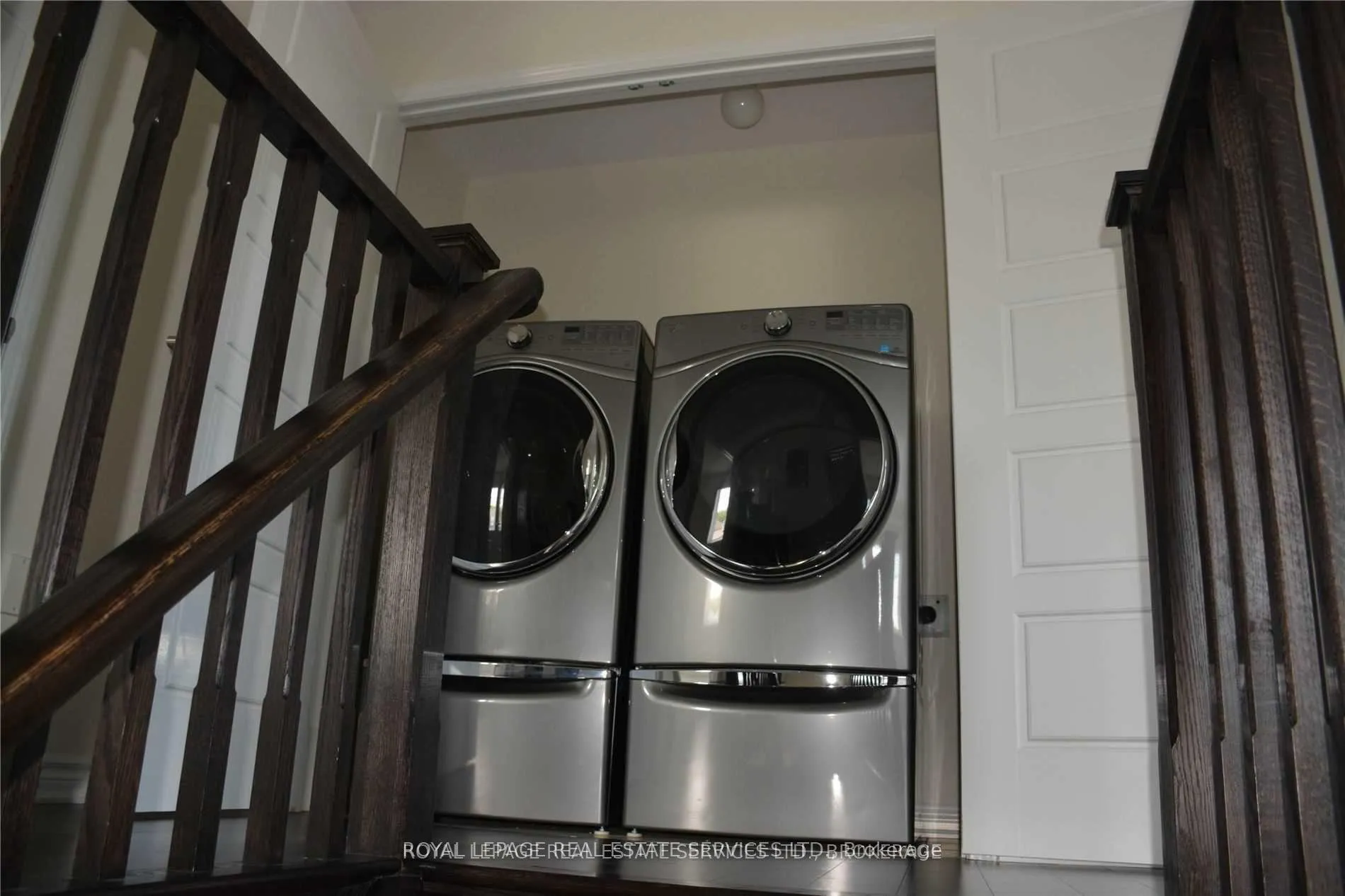 Photo 35 of 98 Mcmonies Drive, Hamilton, Waterdown — HOMEH